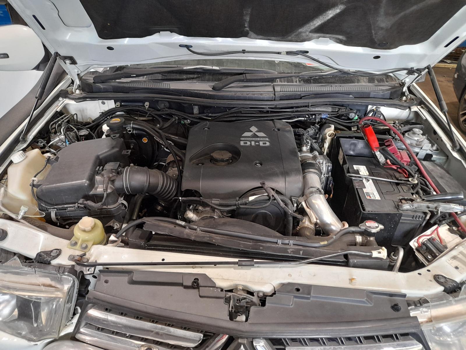 View Auto part Engine Mitsubishi Challenger 2015