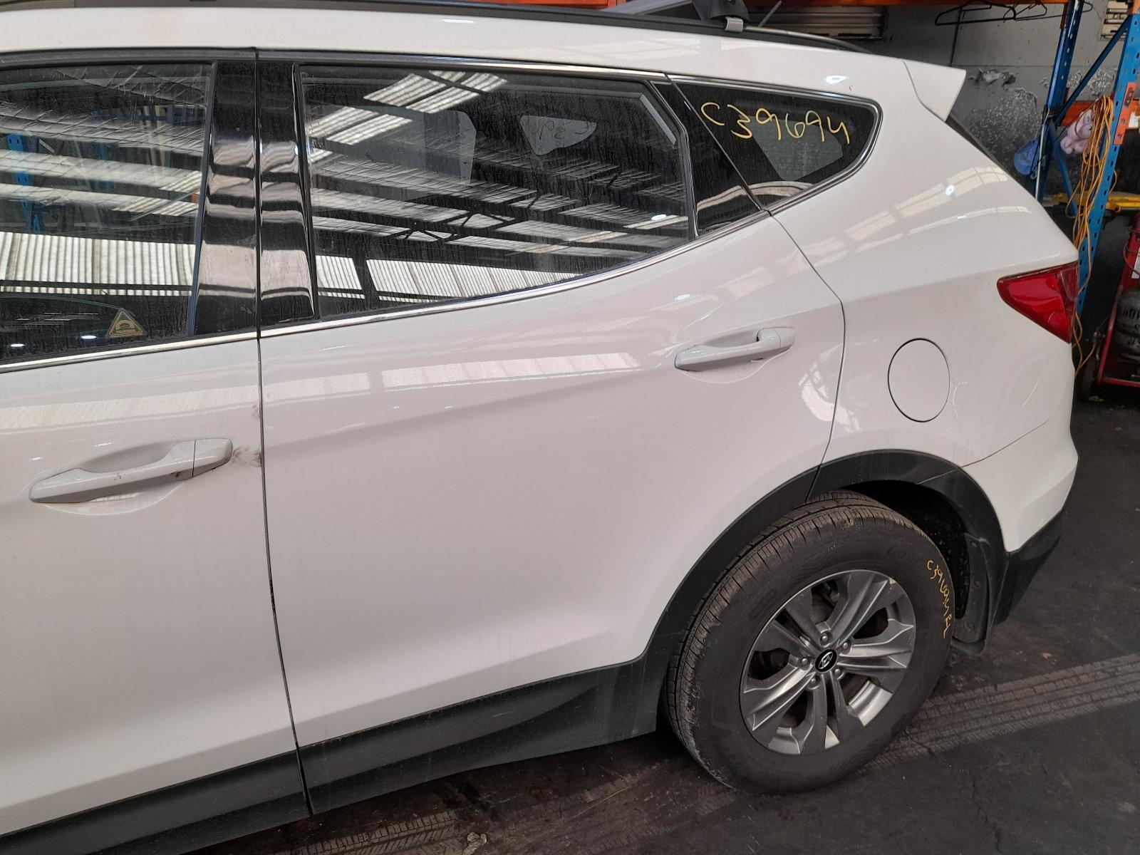 View Auto part Left Rear Door/Sliding Hyundai Santa Fe 2015