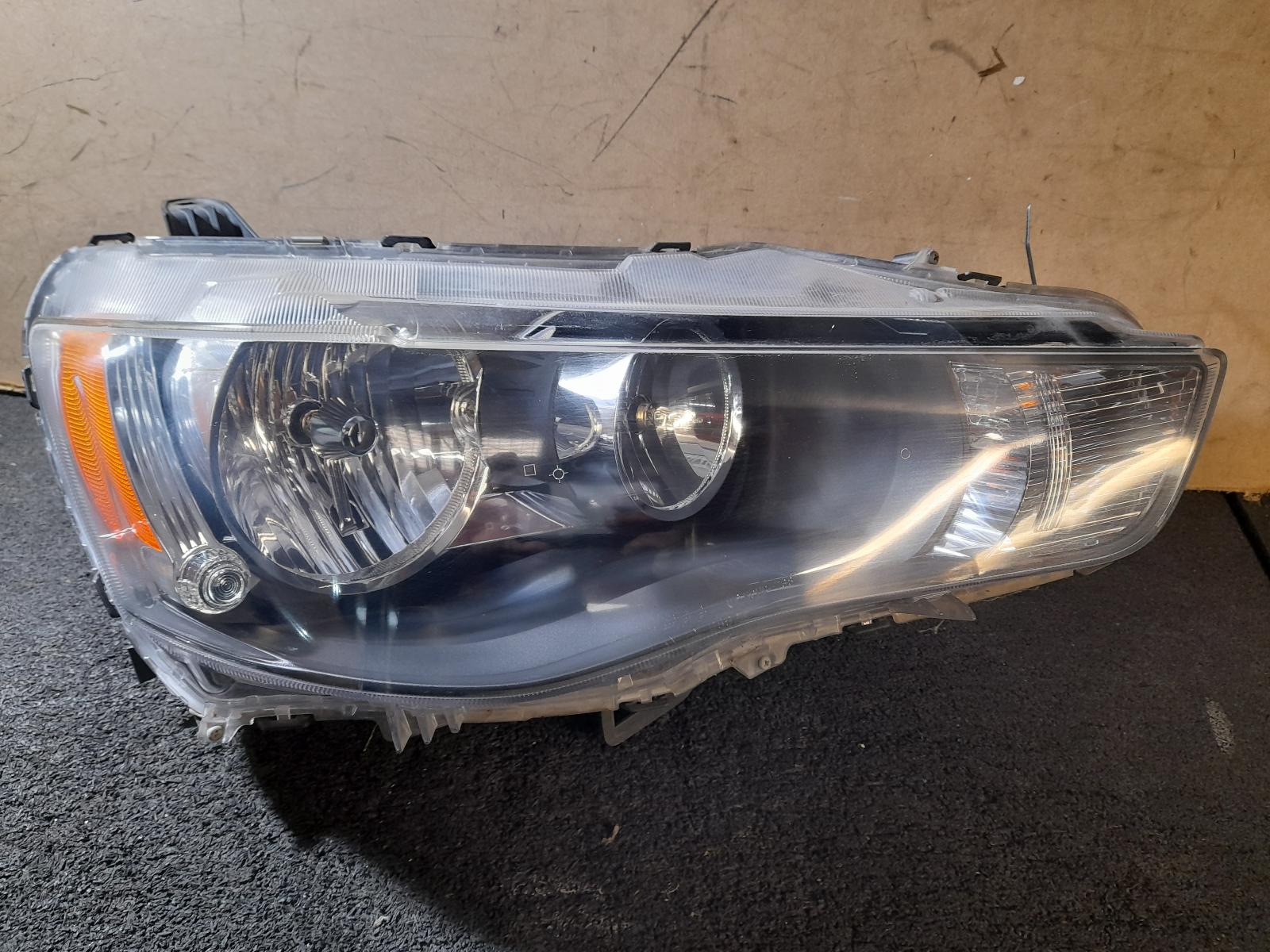 View Auto part Right Headlamp Mitsubishi Outlander 2011