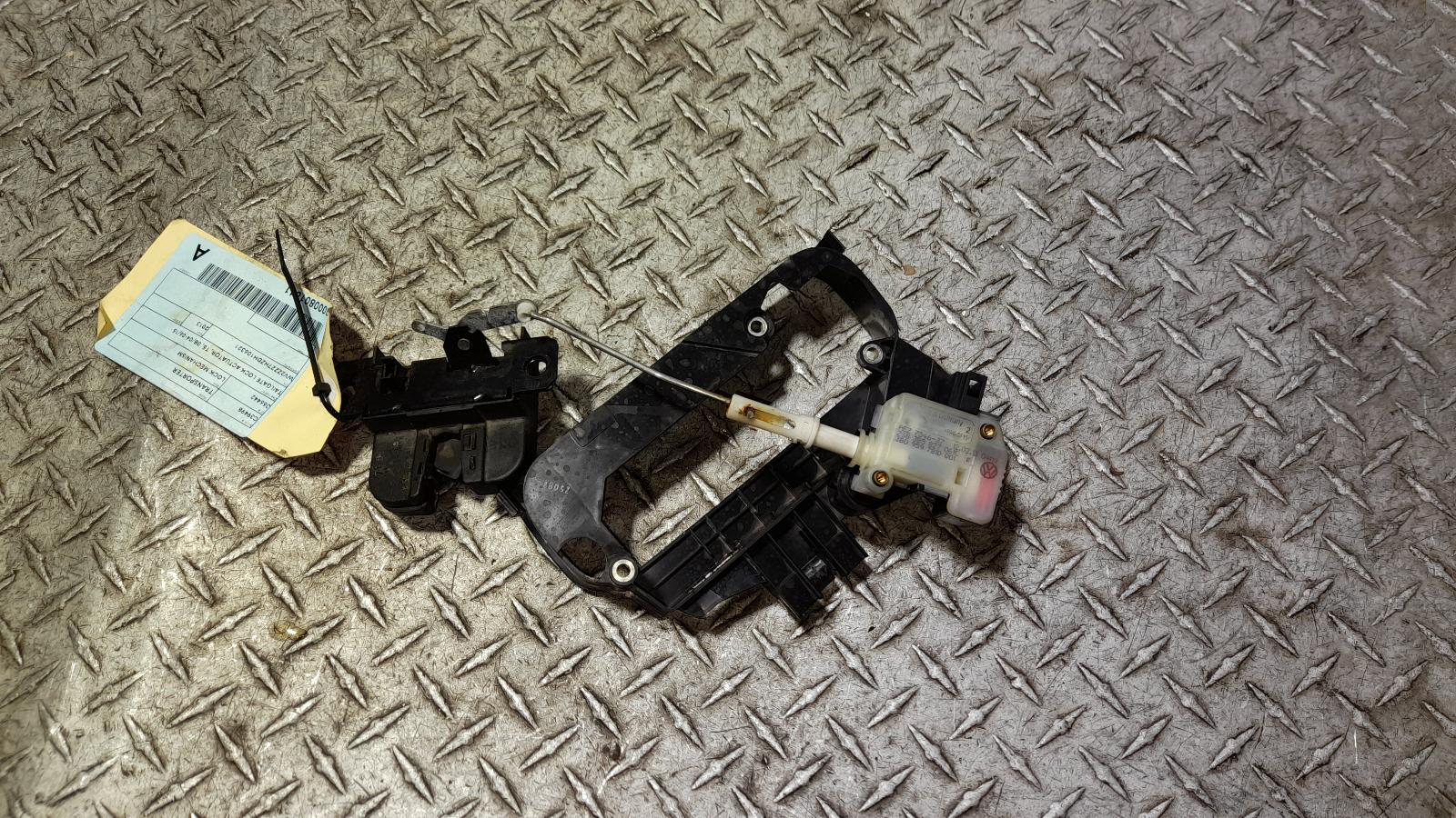 View Auto part Door/Boot/Gate Lock Volkswagen Transporter 2013