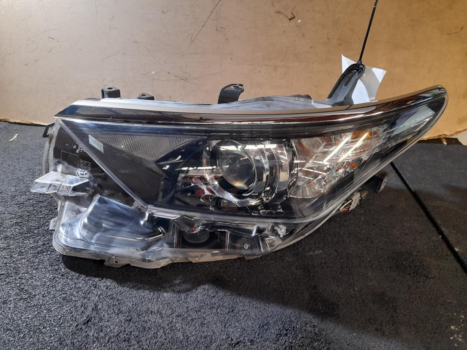 View Auto part Left Headlamp Toyota Corolla 2015