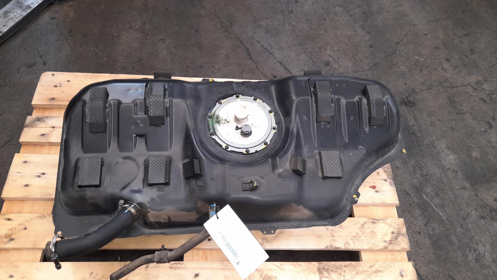 View Auto part Fuel Tank Hyundai I30 2018