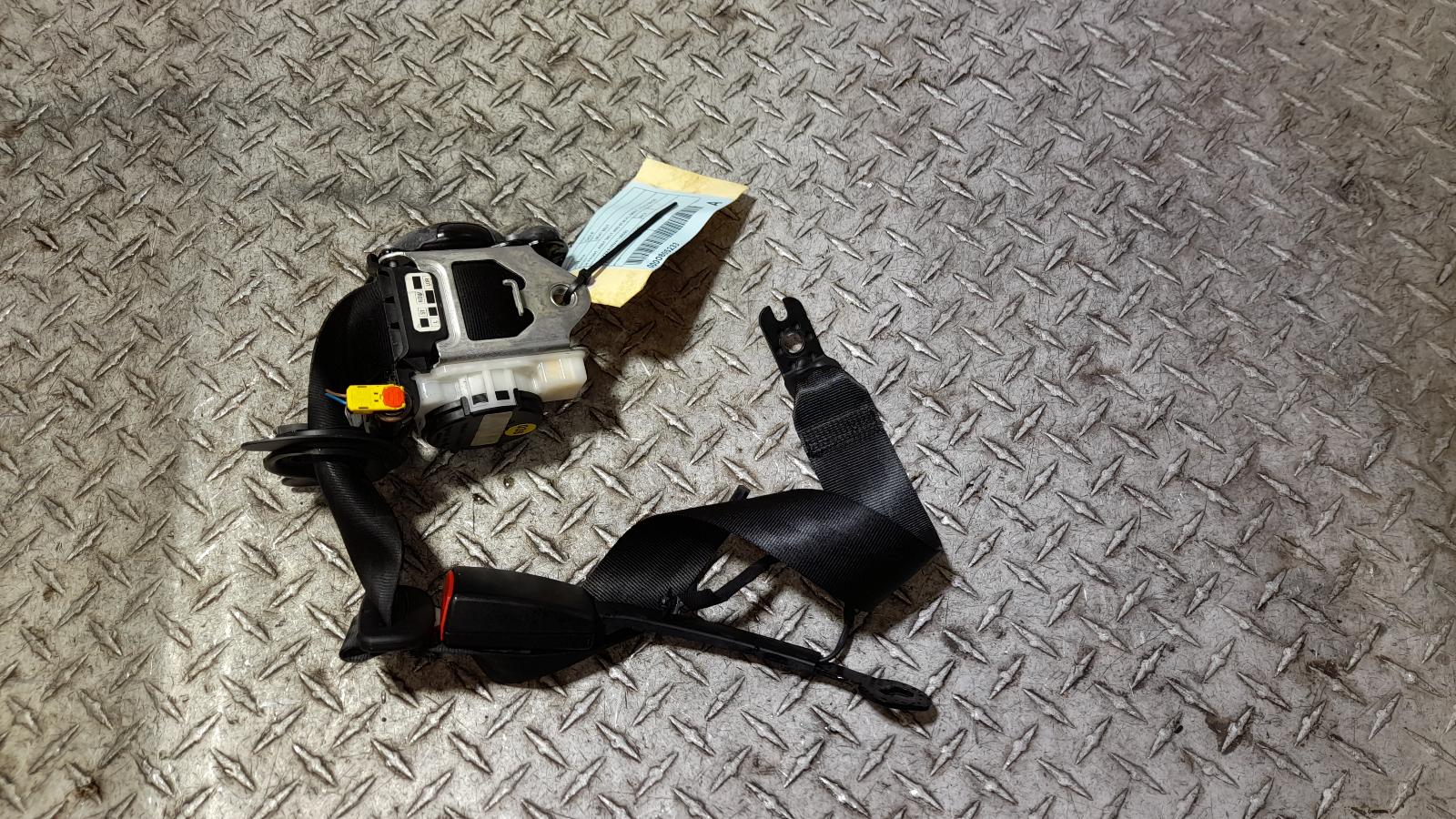 View Auto part Seatbelt/Stalk Volkswagen Golf 2014