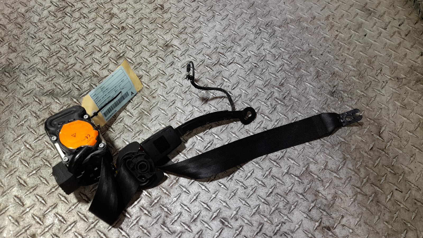 View Auto part Seatbelt/Stalk Volkswagen Golf 2014