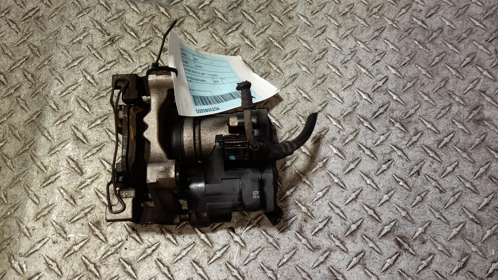 View Auto part Caliper Volkswagen Golf 2014