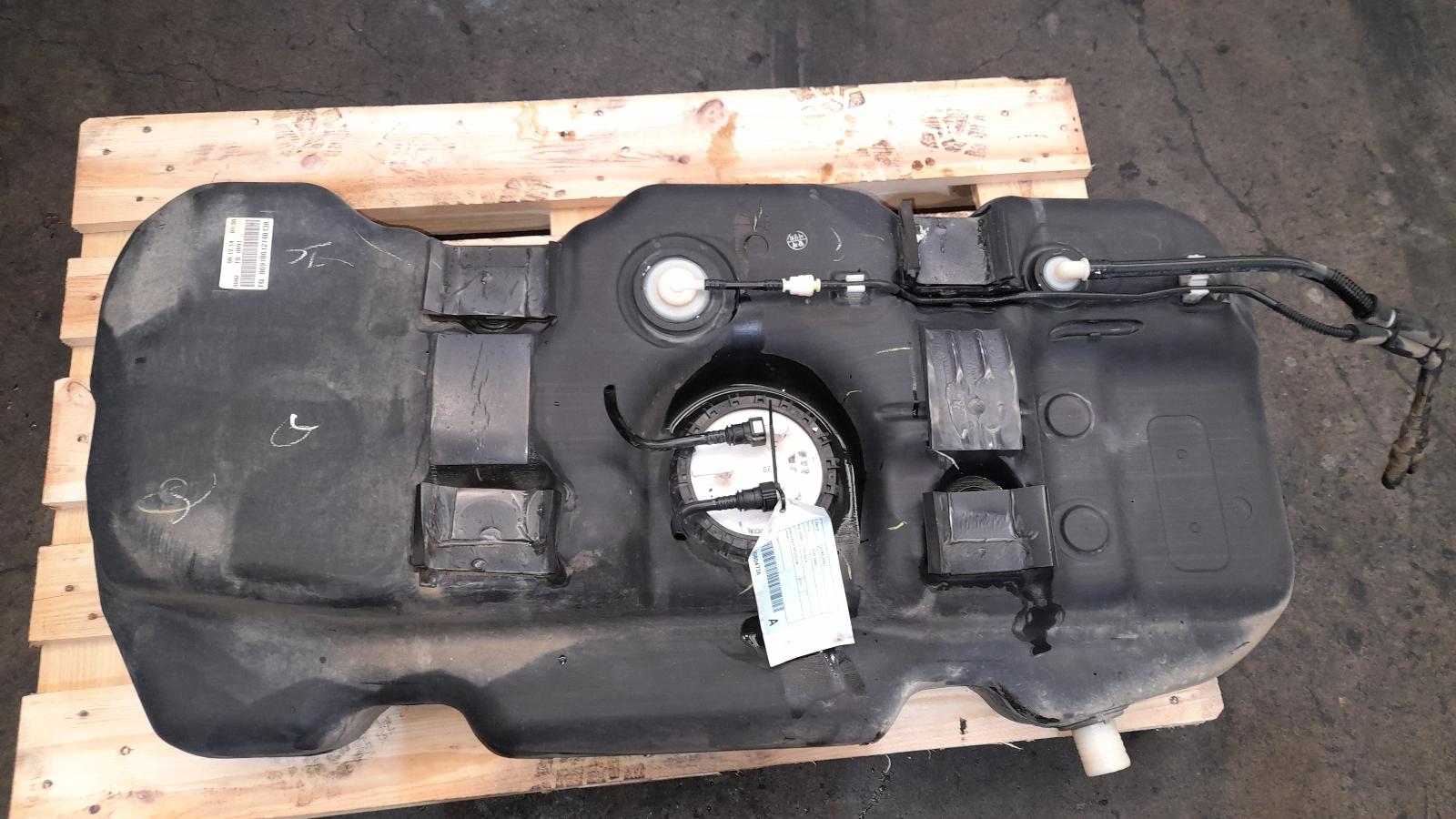 View Auto part Fuel Tank Hyundai Iload/imax 2014