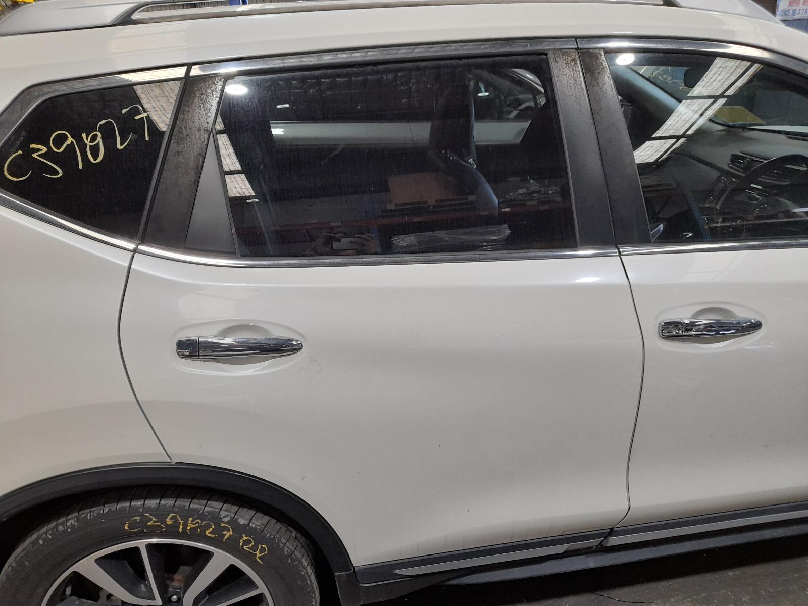 View Auto part Right Rear Door Sliding Nissan Xtrail 2017