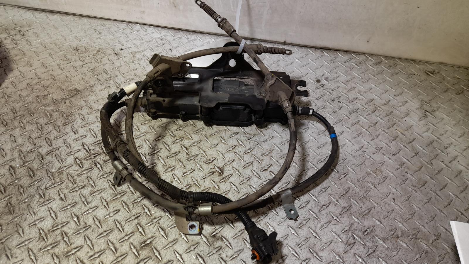 View Auto part Handbrake Actuator Hyundai Santa Fe 2017