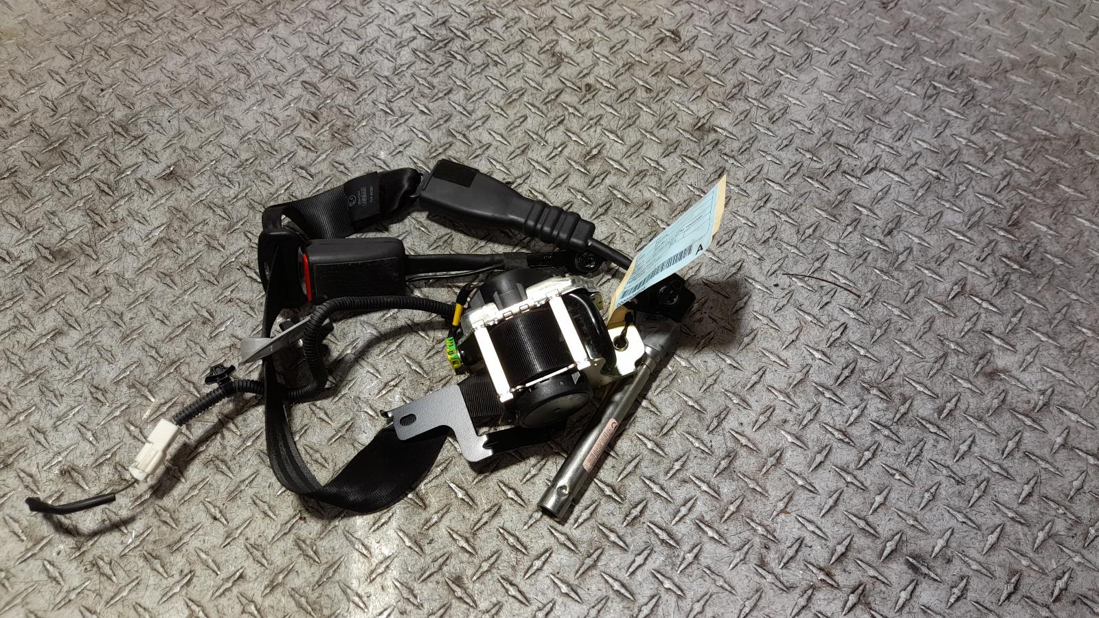View Auto part Seatbelt/Stalk Hyundai Tucson 2015