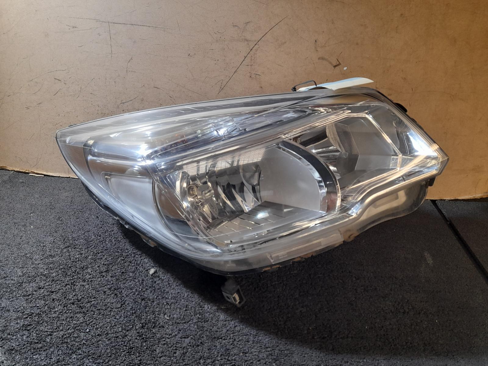View Auto part Right Headlamp Holden Colorado 2015