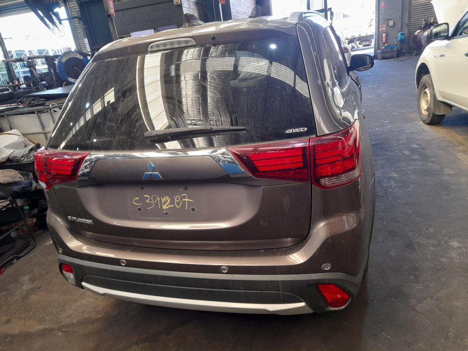 View Auto part Bootlid/Tailgate Mitsubishi Outlander 2017