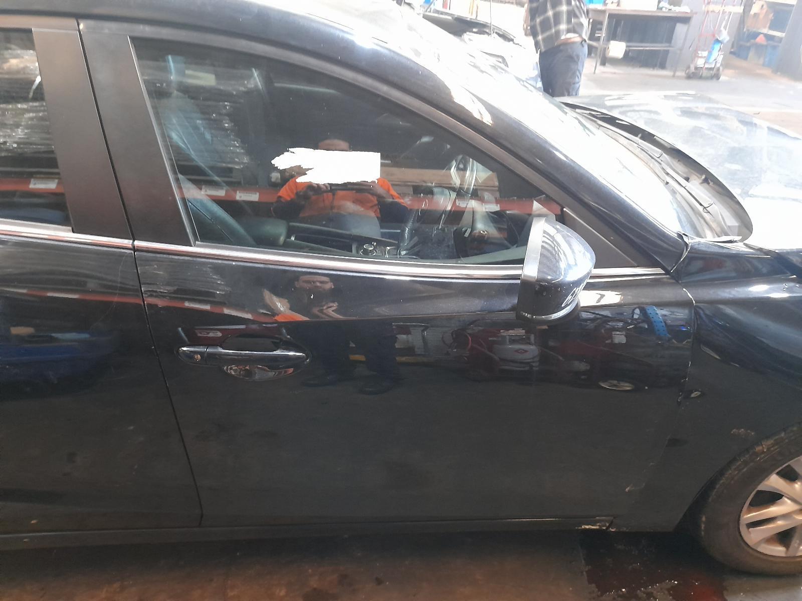 View Auto part Right Front Door Window Mazda 3 2017