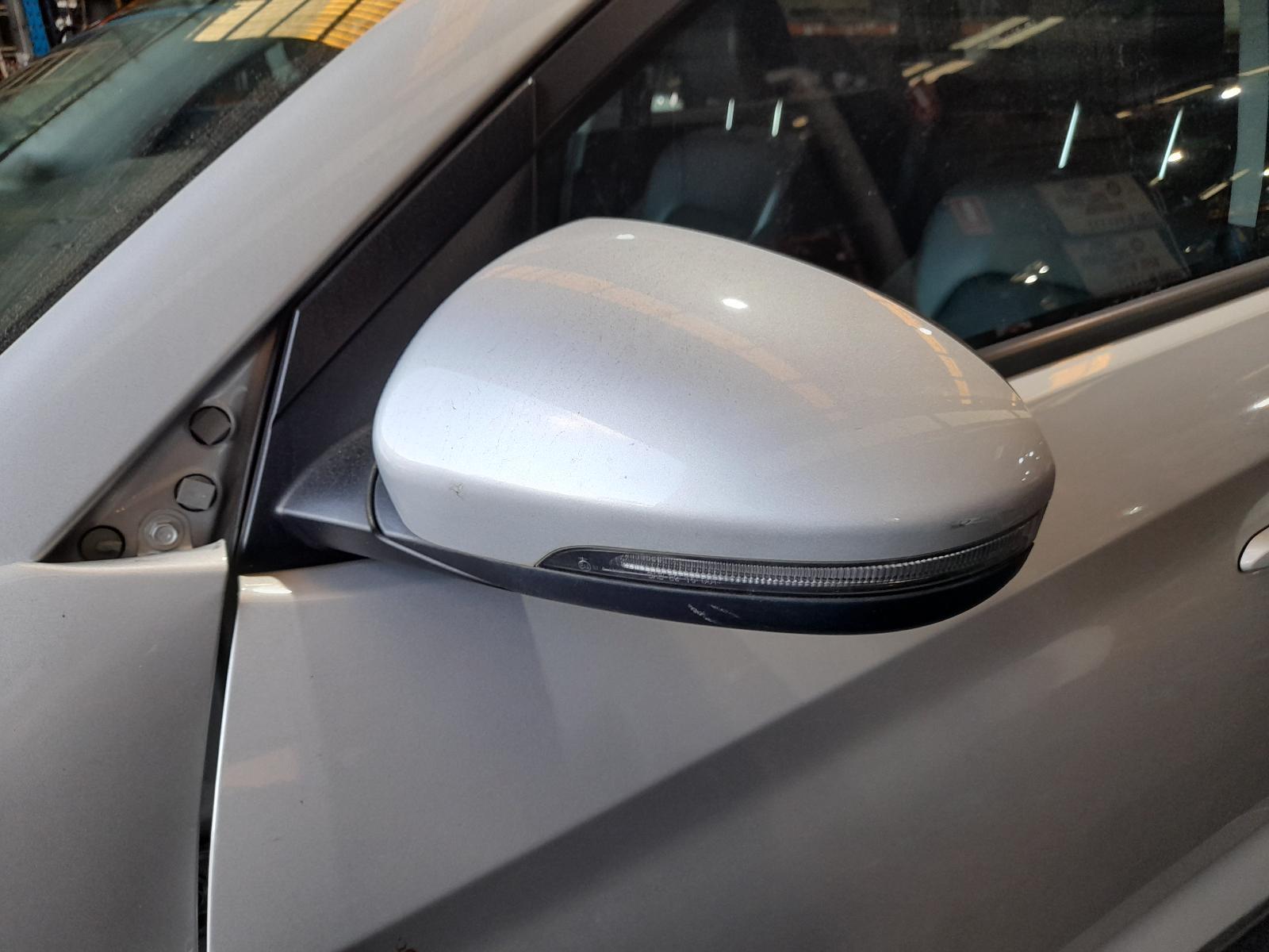 View Auto part Left Door Mirror Hyundai Tucson 2019