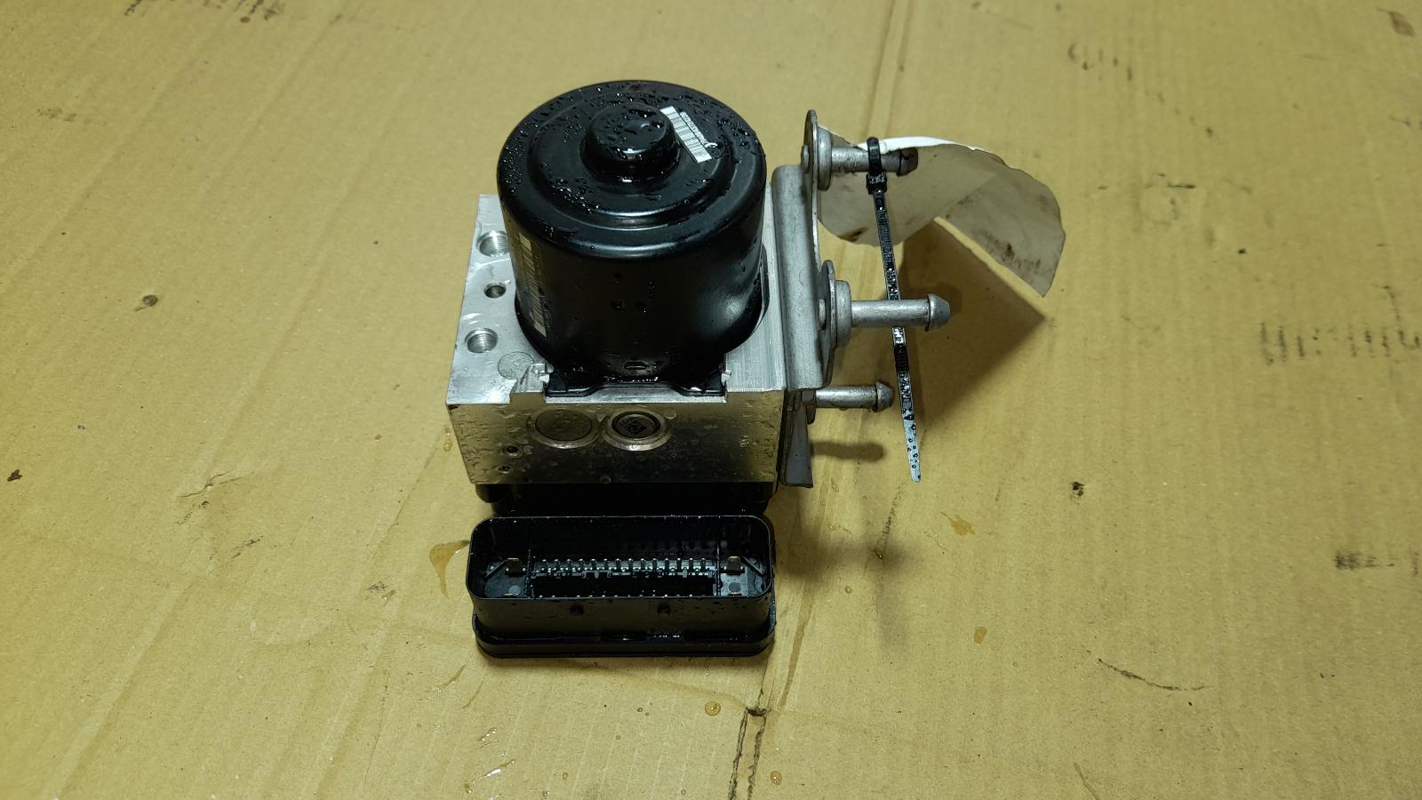 View Auto part Abs Pump/Modulator Volkswagen Transporter 2013