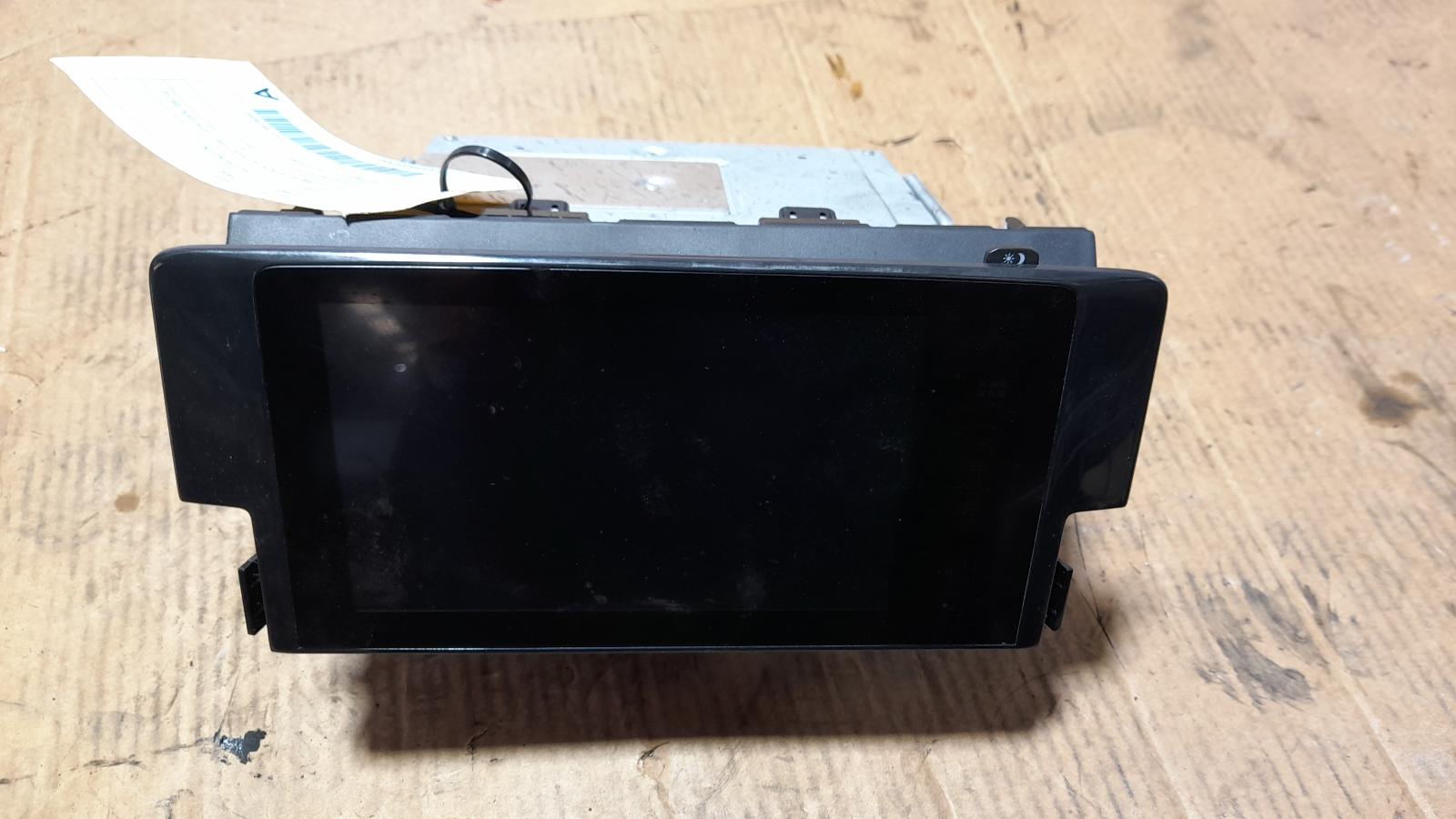 View Auto part Radio/Cd/Dvd/Sat/Tv Honda Civic 2016