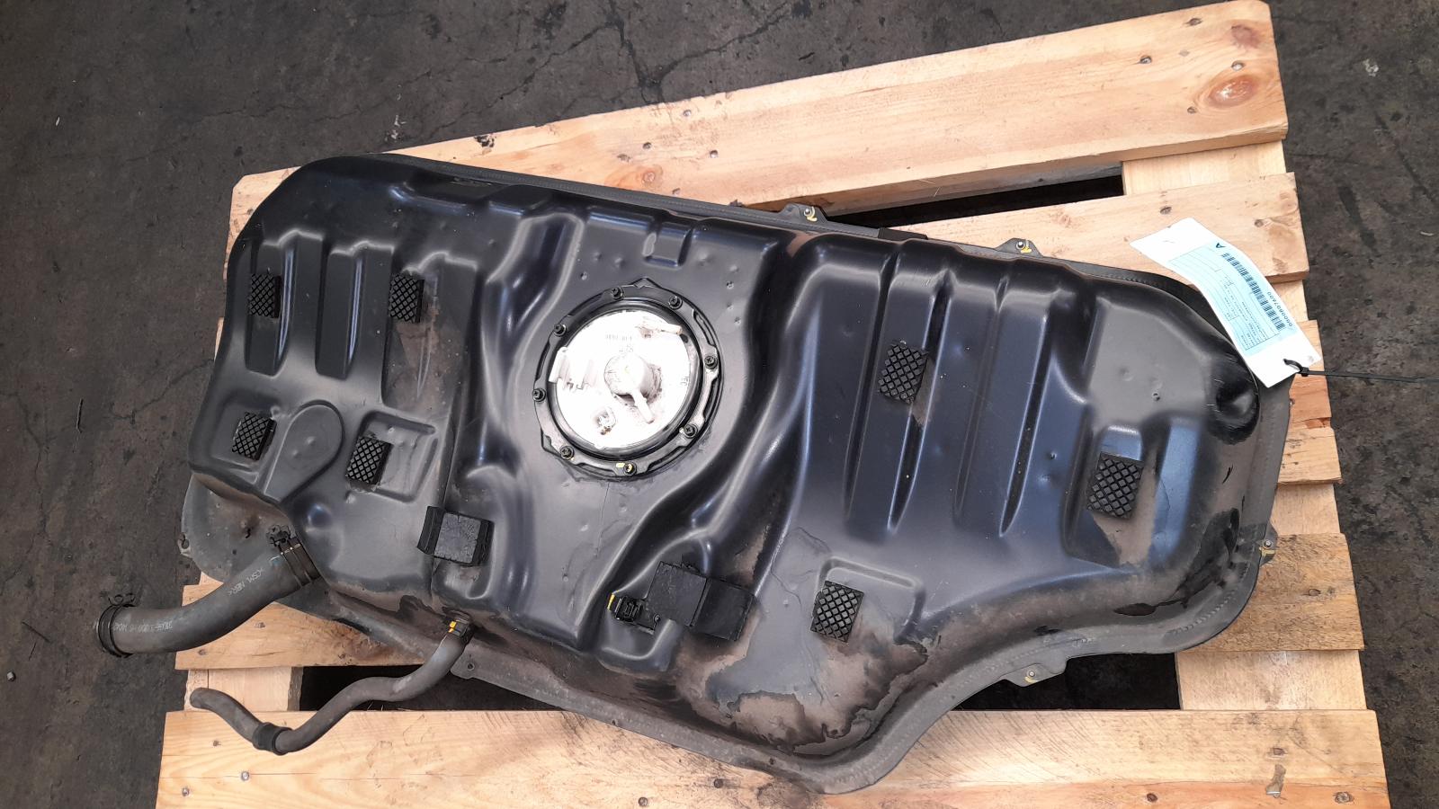 View Auto part Fuel Tank Hyundai I30 2014
