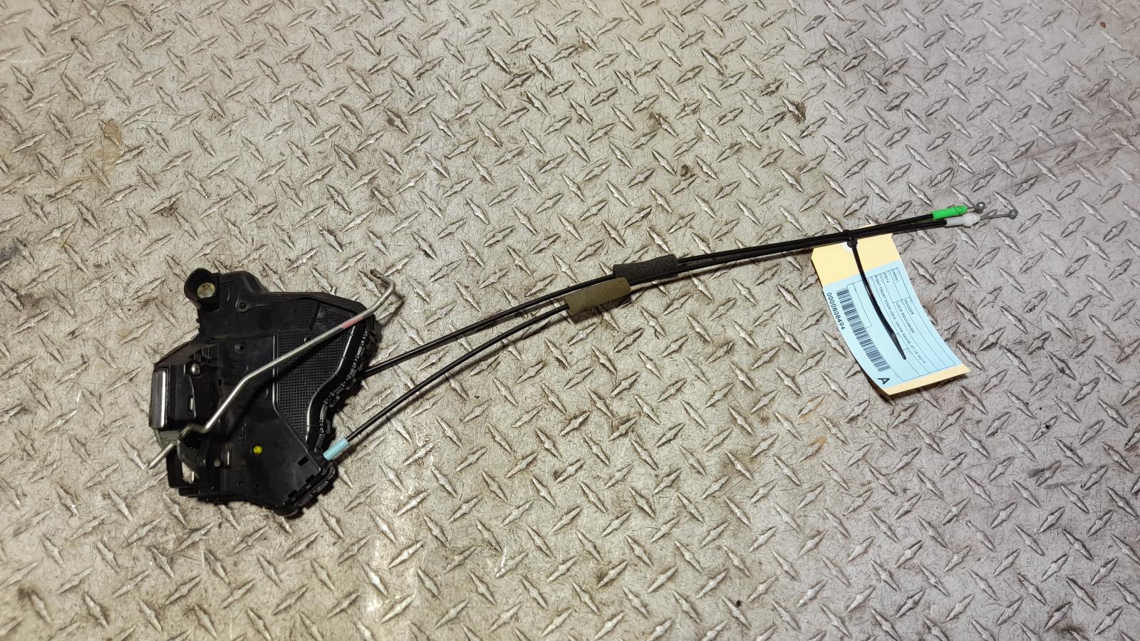 View Auto part Door/Boot/Gate Lock Toyota Kluger 2011