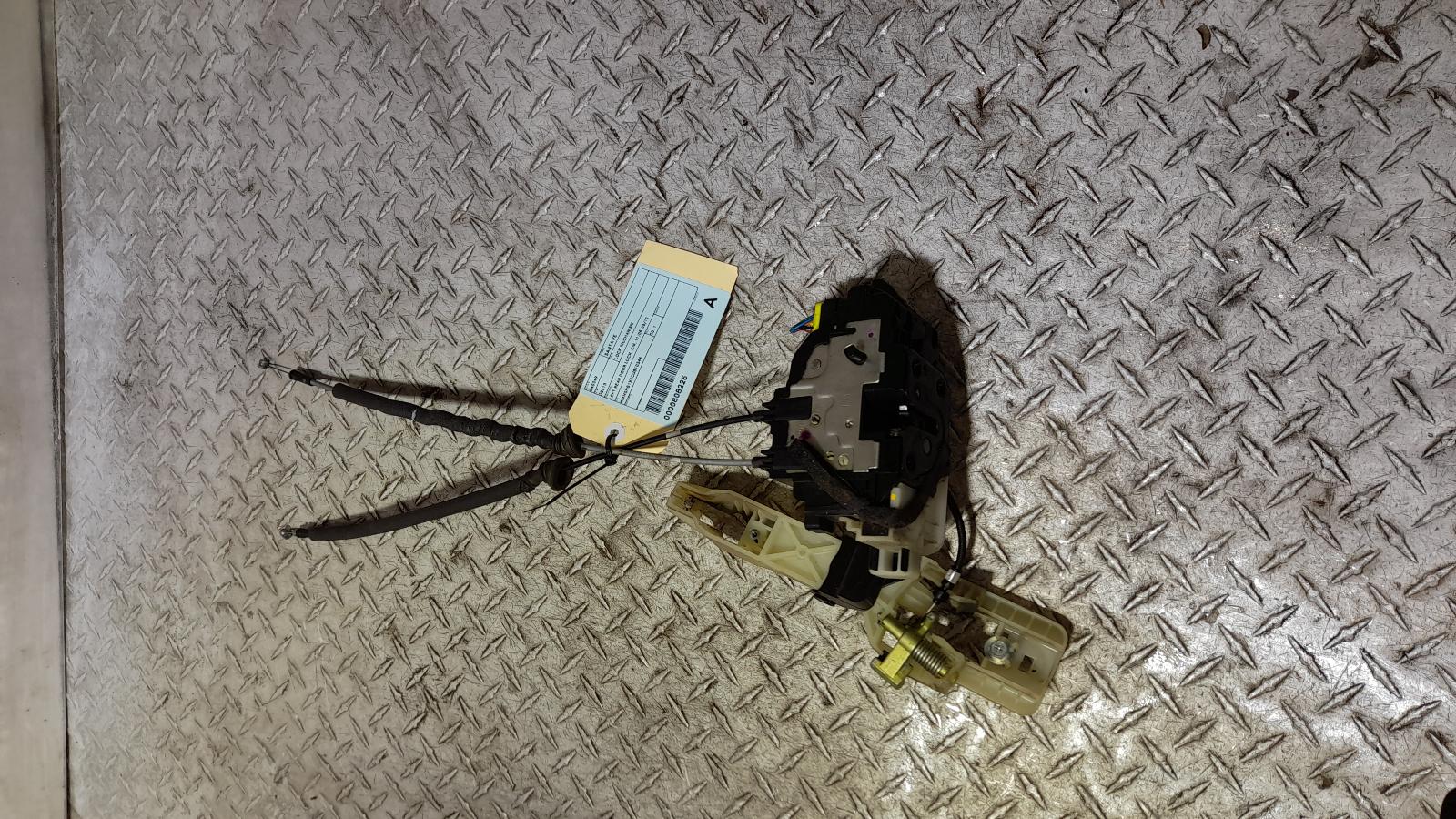 View Auto part Door/Boot/Gate Lock Hyundai Santa Fe 2011