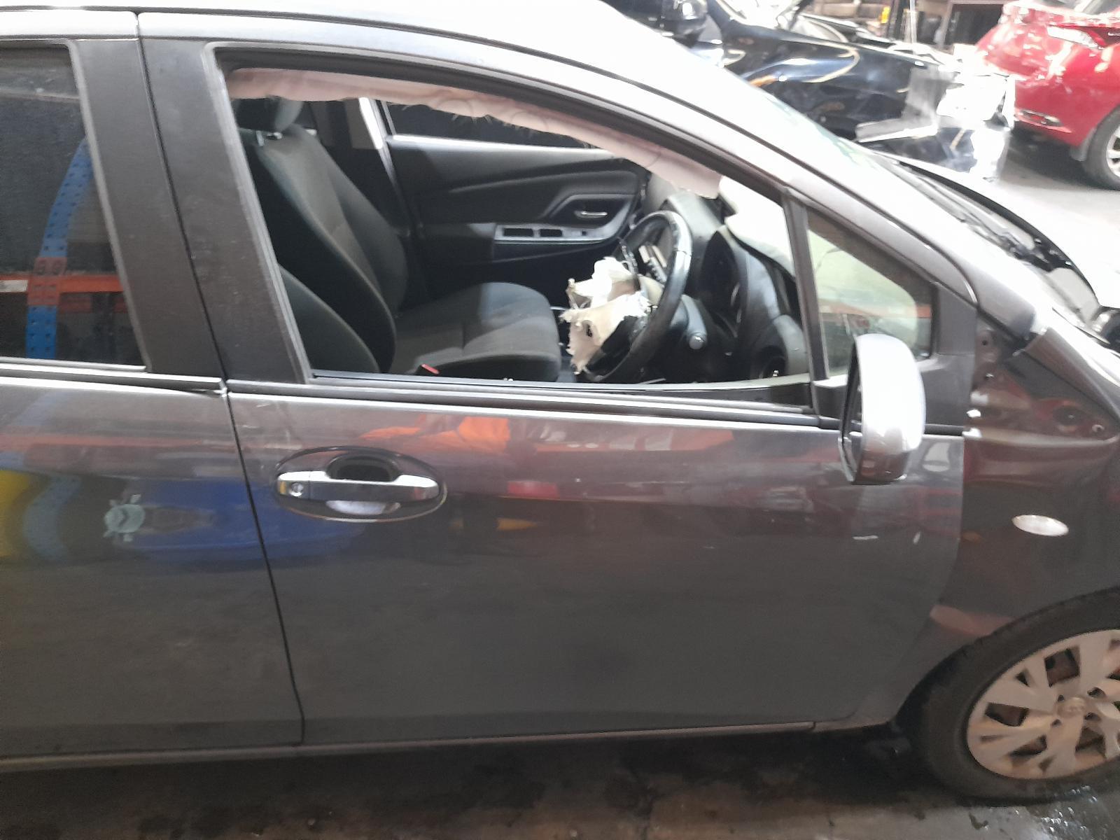 View Auto part Right Front Window Reg/Motor Toyota Yaris 2018