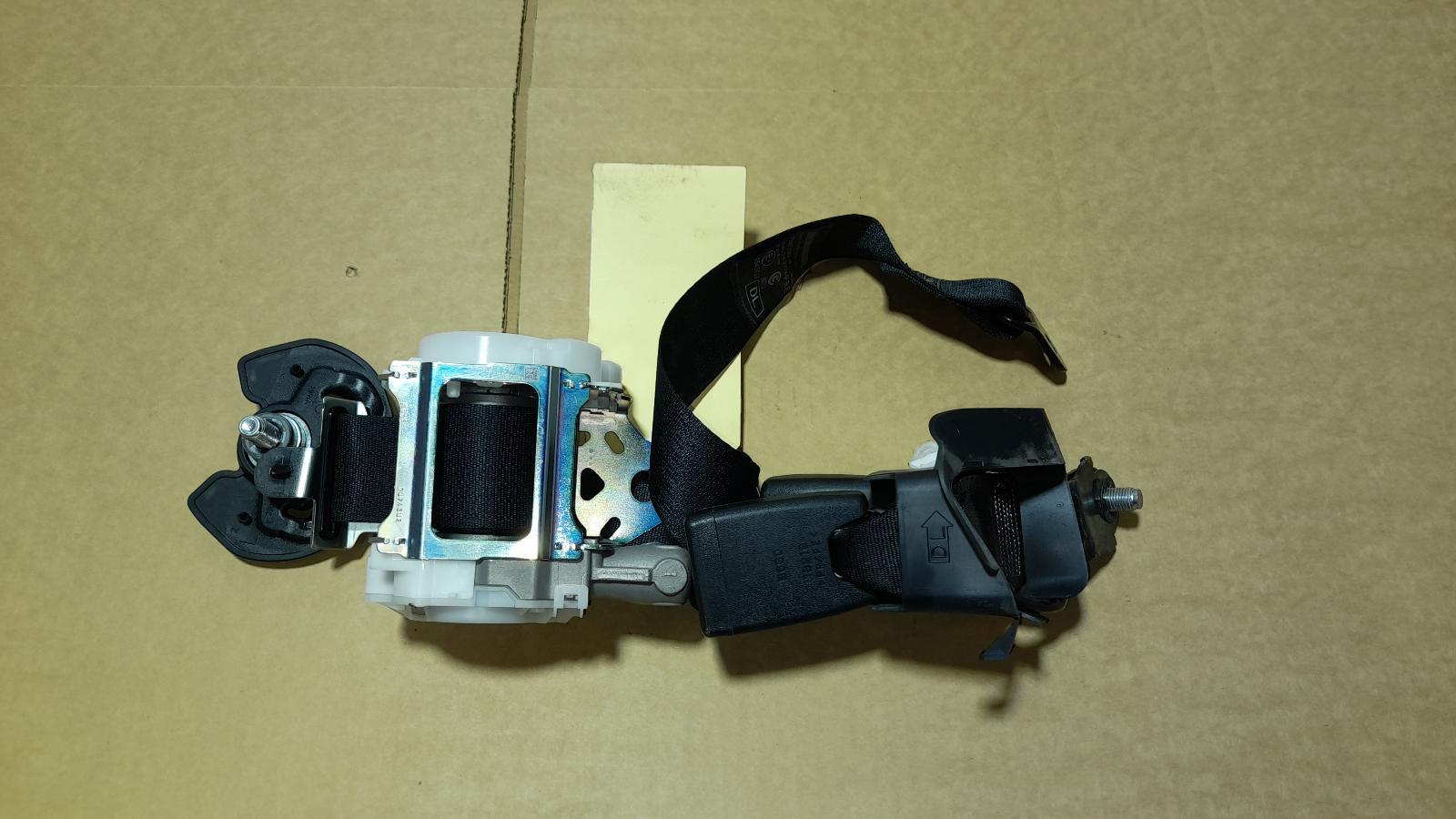 View Auto part Seatbelt/Stalk Toyota Corolla 2022