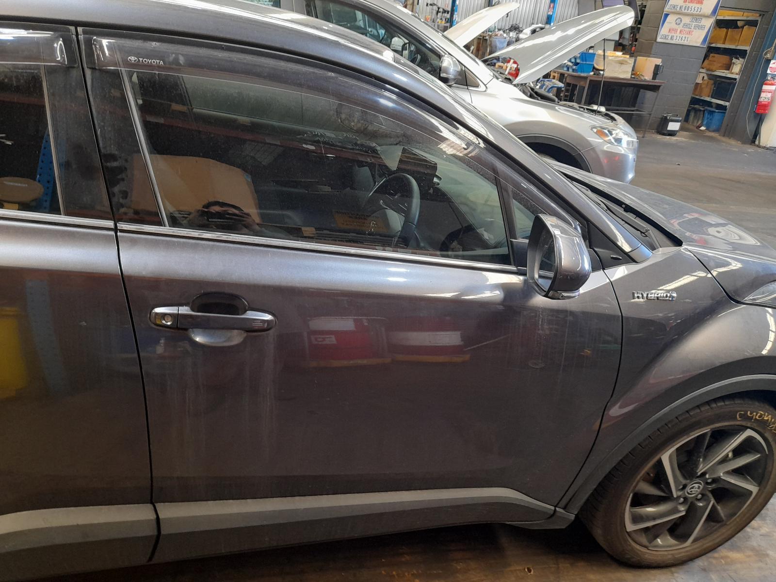 View Auto part Right Front Door Toyota C-hr 2022