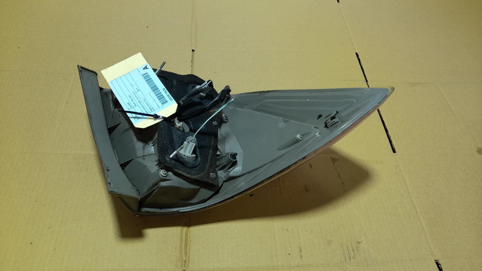 View Auto part Right Taillight Toyota Kluger 2013