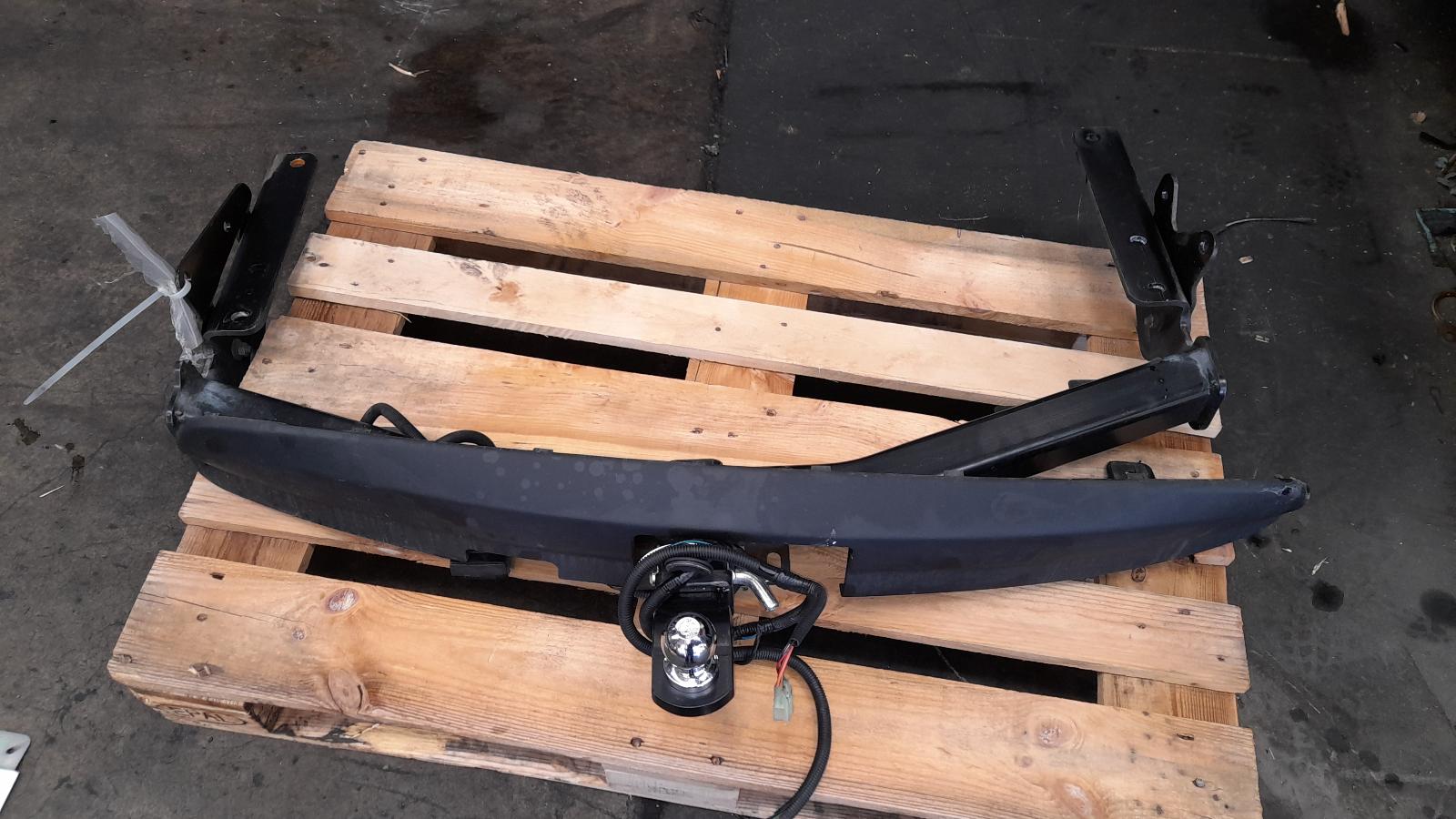 View Auto part Towbar Toyota Kluger 2013