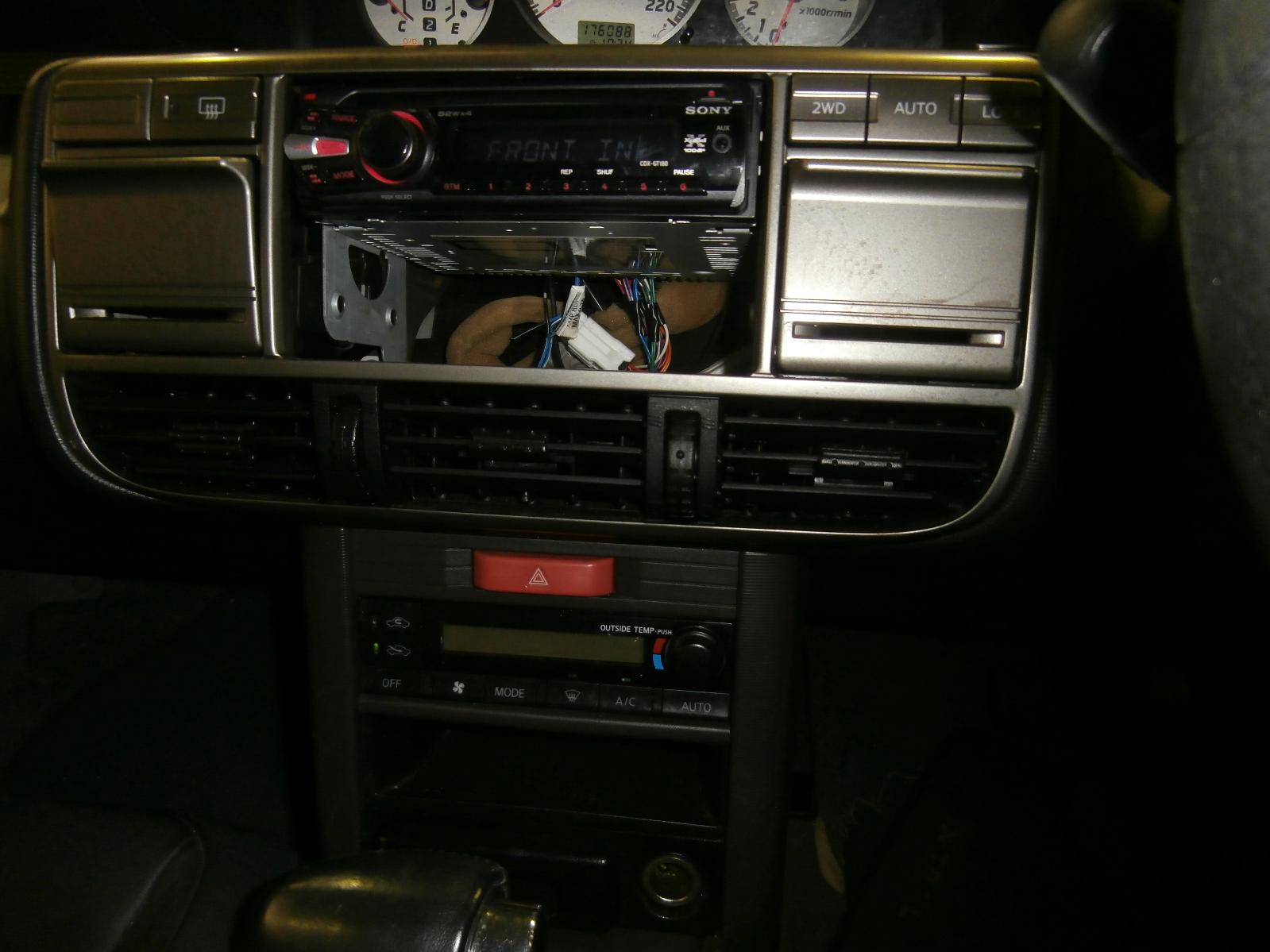 View Auto part R/Bar Bracket/Reinfo Nissan Xtrail 2002