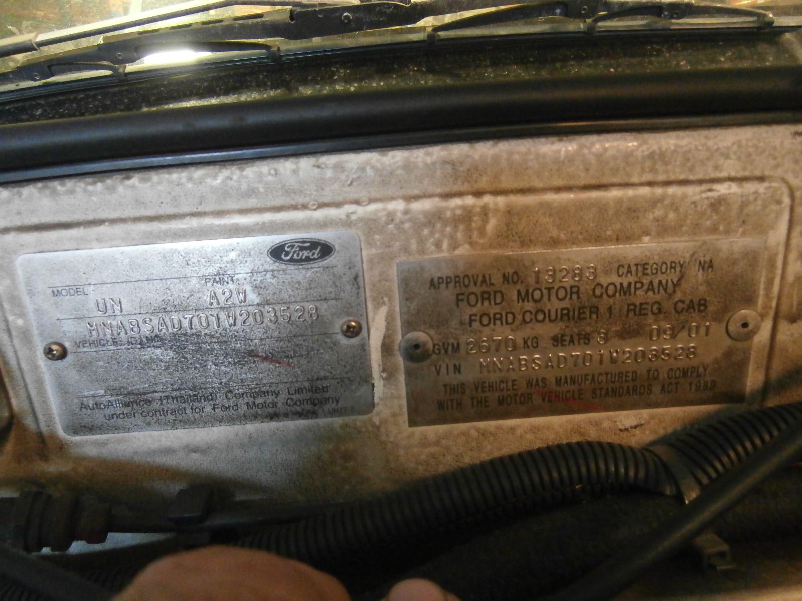 View Auto part Radio/Cd/Dvd/Sat/Tv Ford Courier 2001