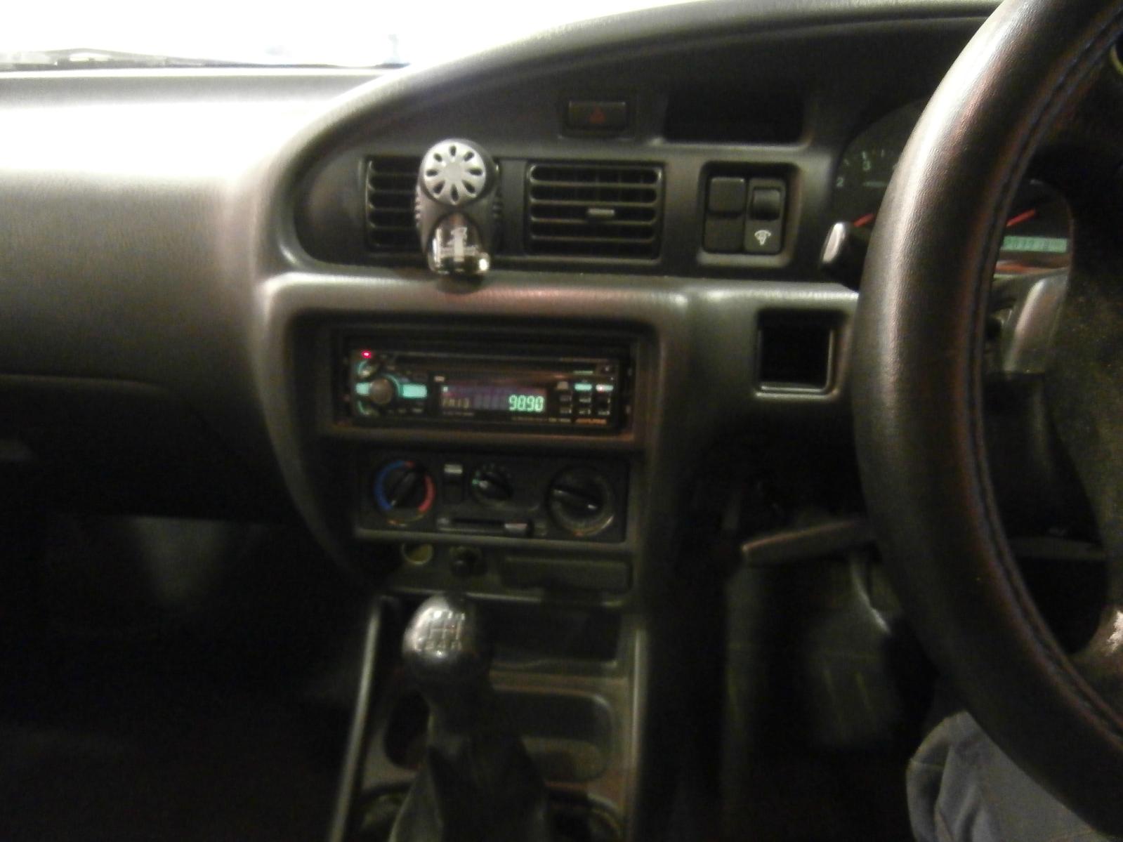 View Auto part Radio/Cd/Dvd/Sat/Tv Ford Courier 2001