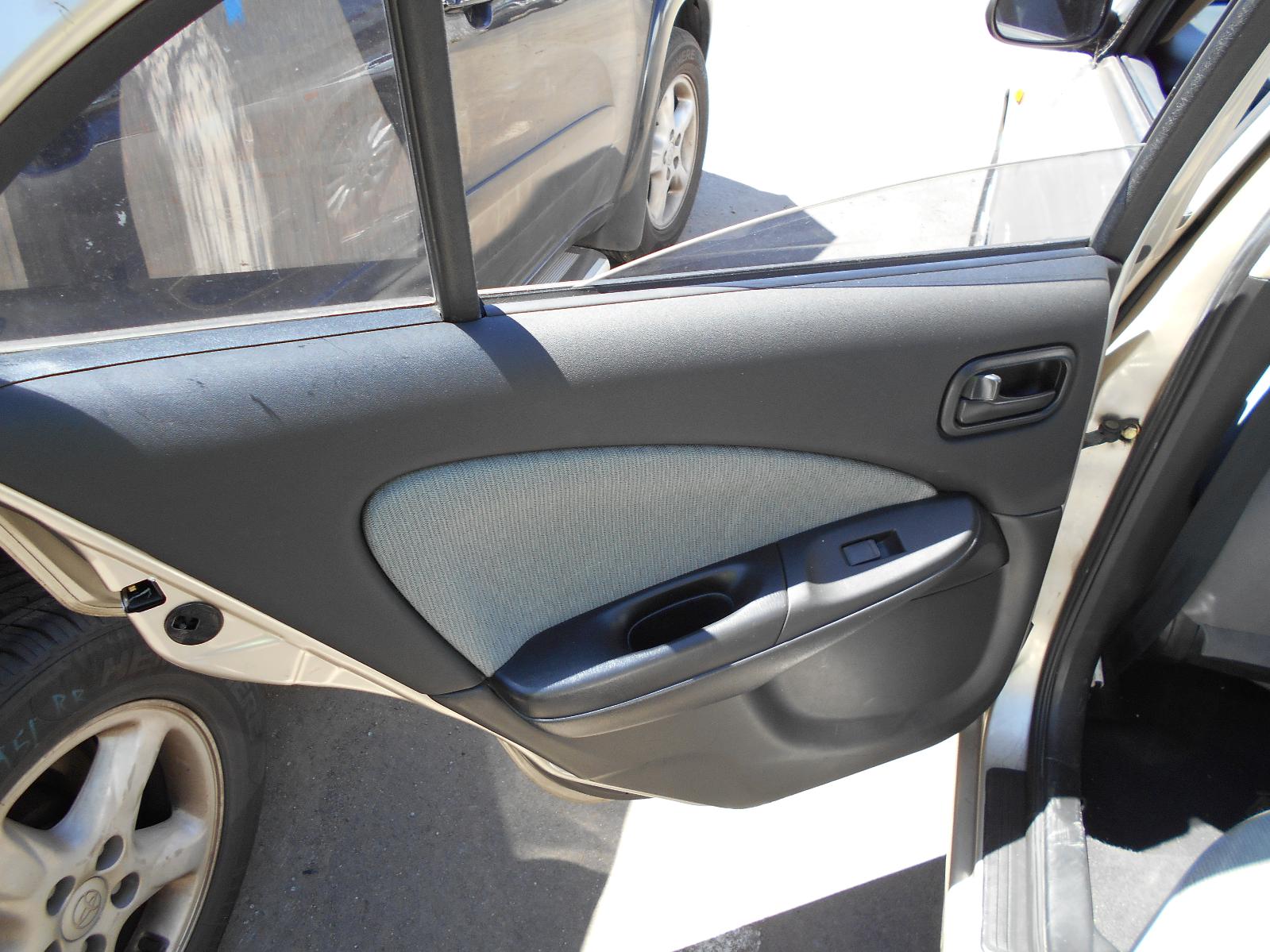 View Auto part Left Front Door Window Nissan Pulsar 2004