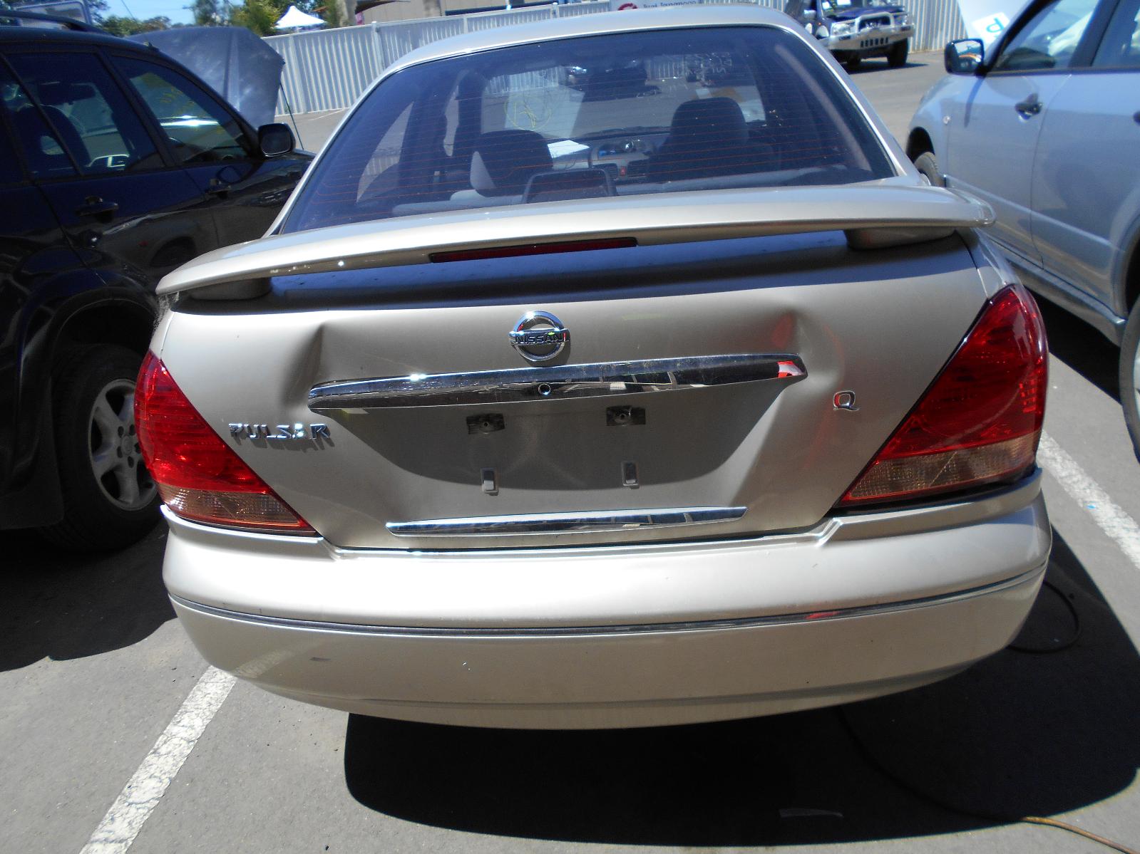 View Auto part Left Front Door Window Nissan Pulsar 2004