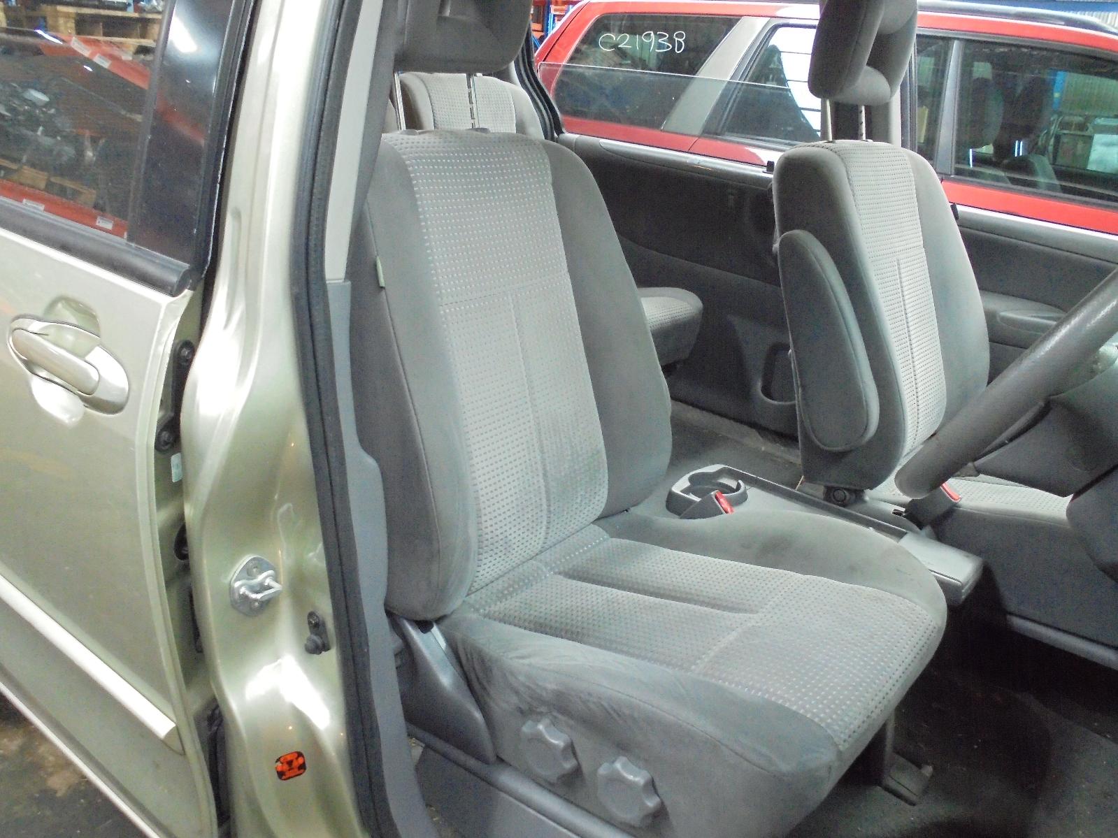 View Auto part Radio/Cd/Dvd/Sat/Tv Mazda Mpv 2005