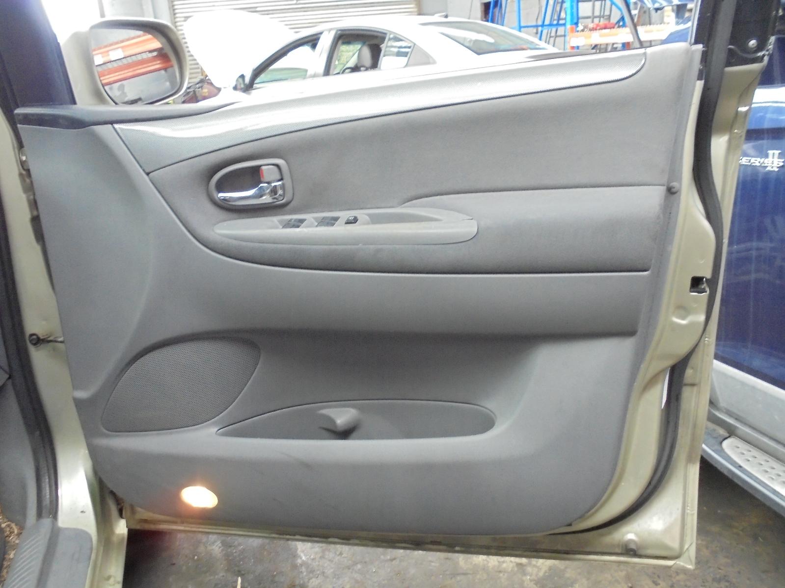 View Auto part Radio/Cd/Dvd/Sat/Tv Mazda Mpv 2005