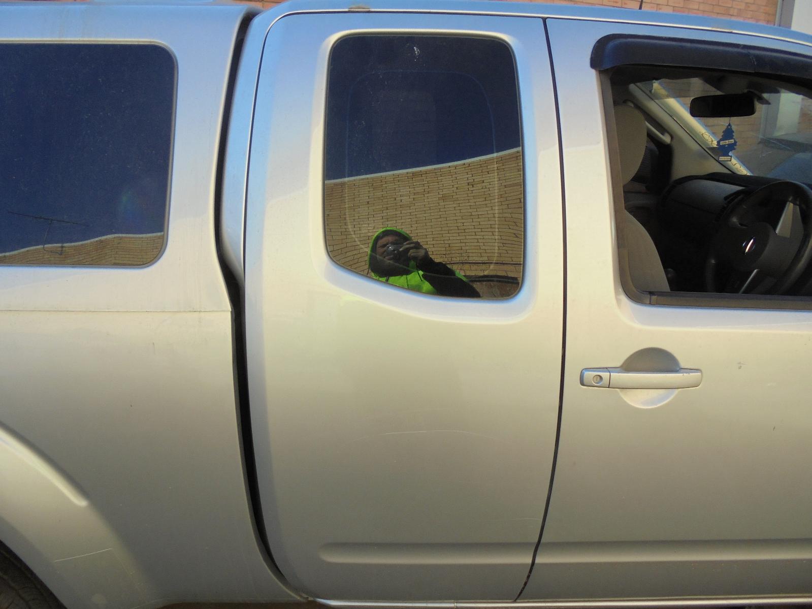 View Auto part Fuse Box Nissan Navara 2011