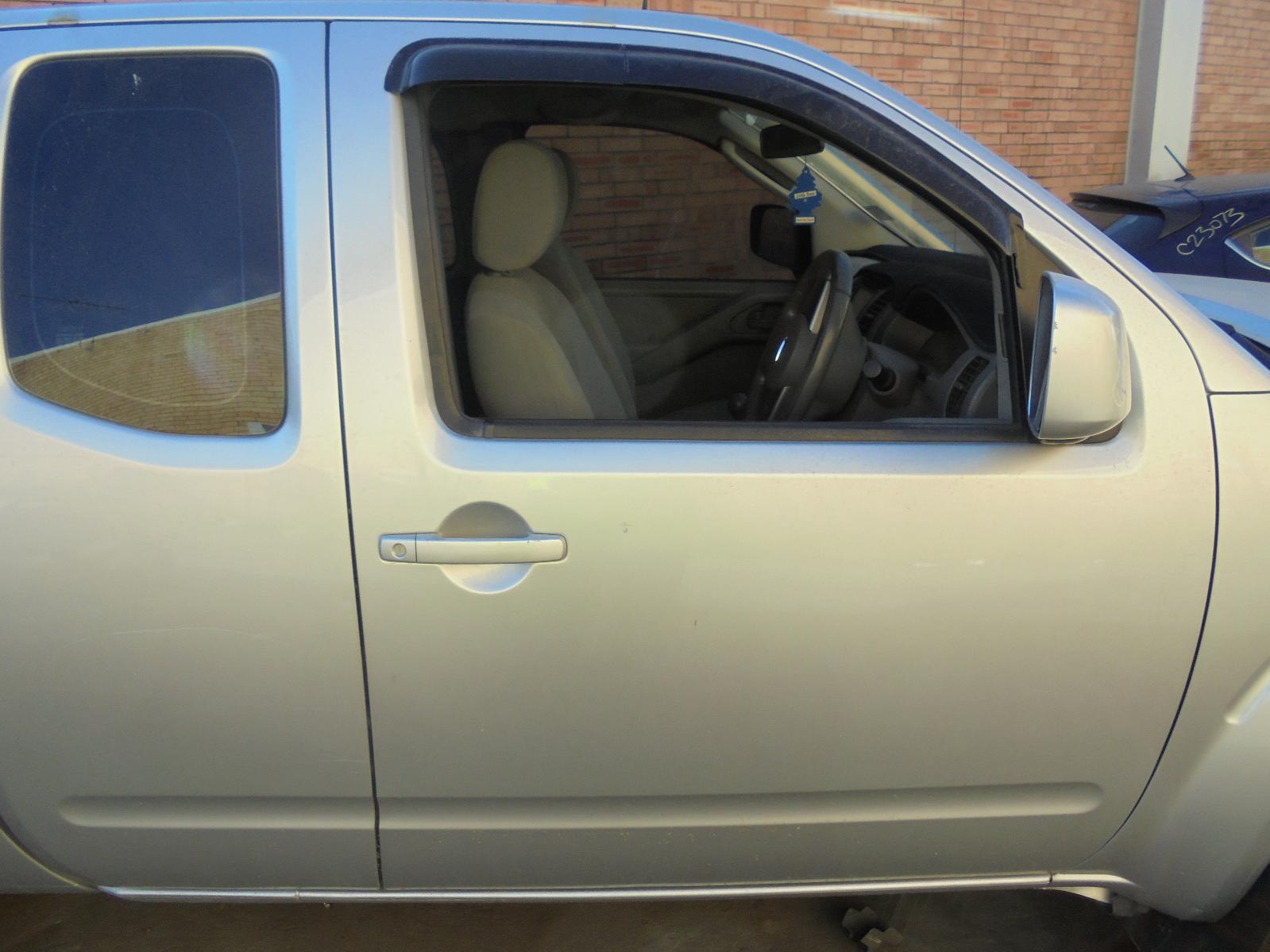 View Auto part Fuse Box Nissan Navara 2011