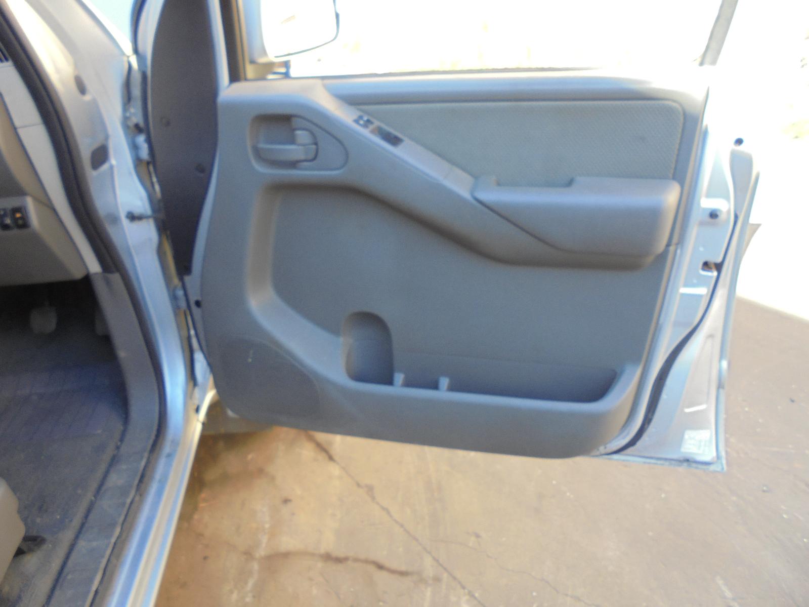 View Auto part Fuse Box Nissan Navara 2011