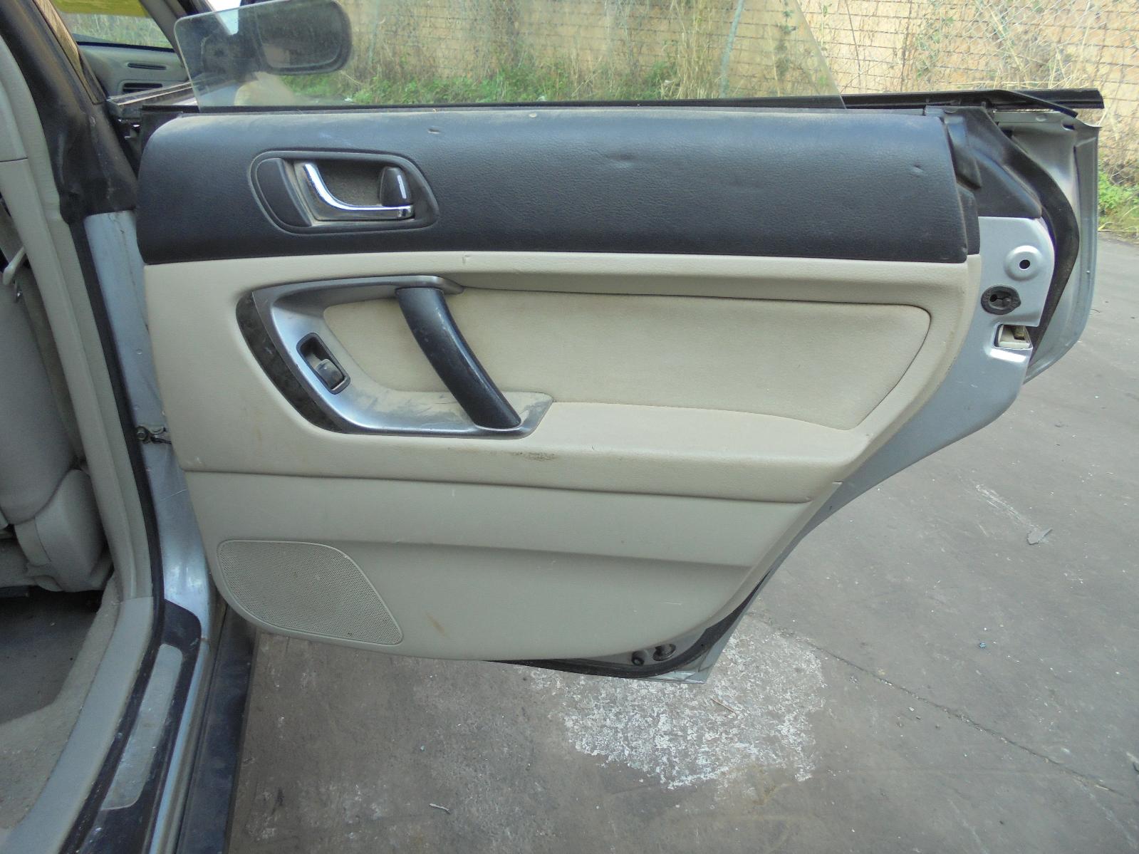 View Auto part Seatbelt/Stalk Subaru Outback 2004