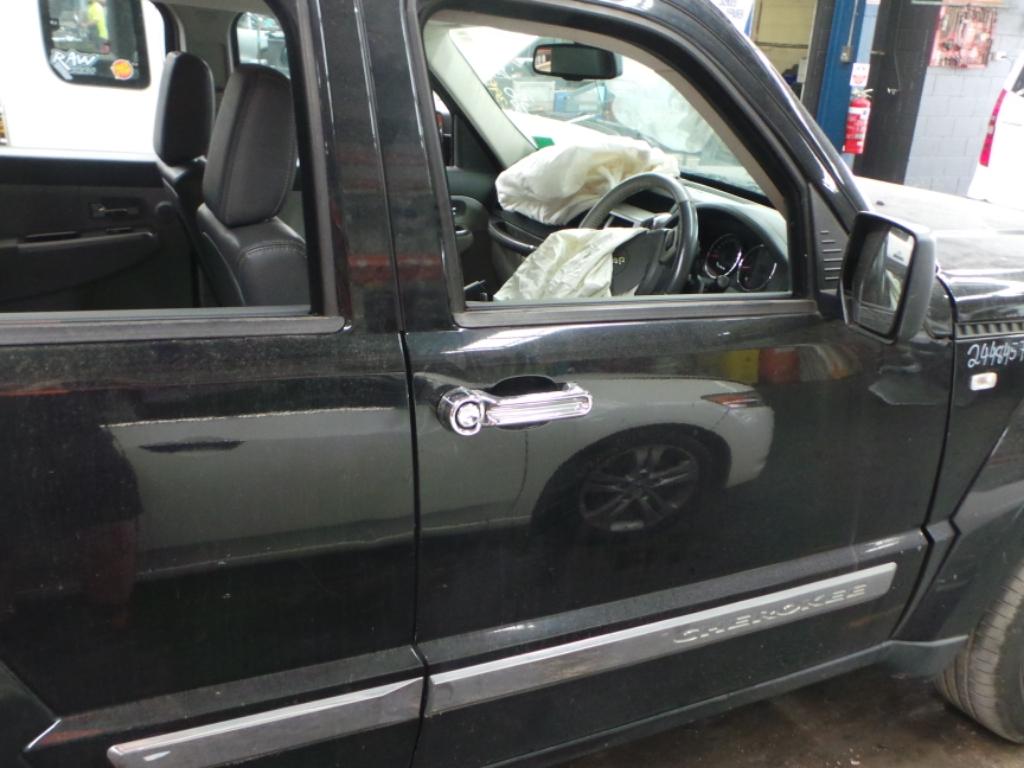 View Auto part Rear Garnish Jeep Cherokee 2008