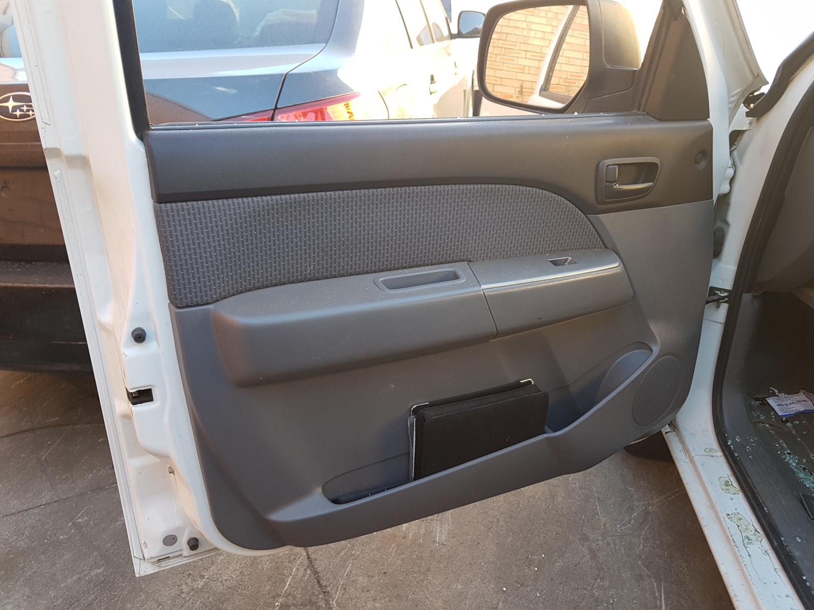 View Auto part Sunvisor Mazda Bt50 2009