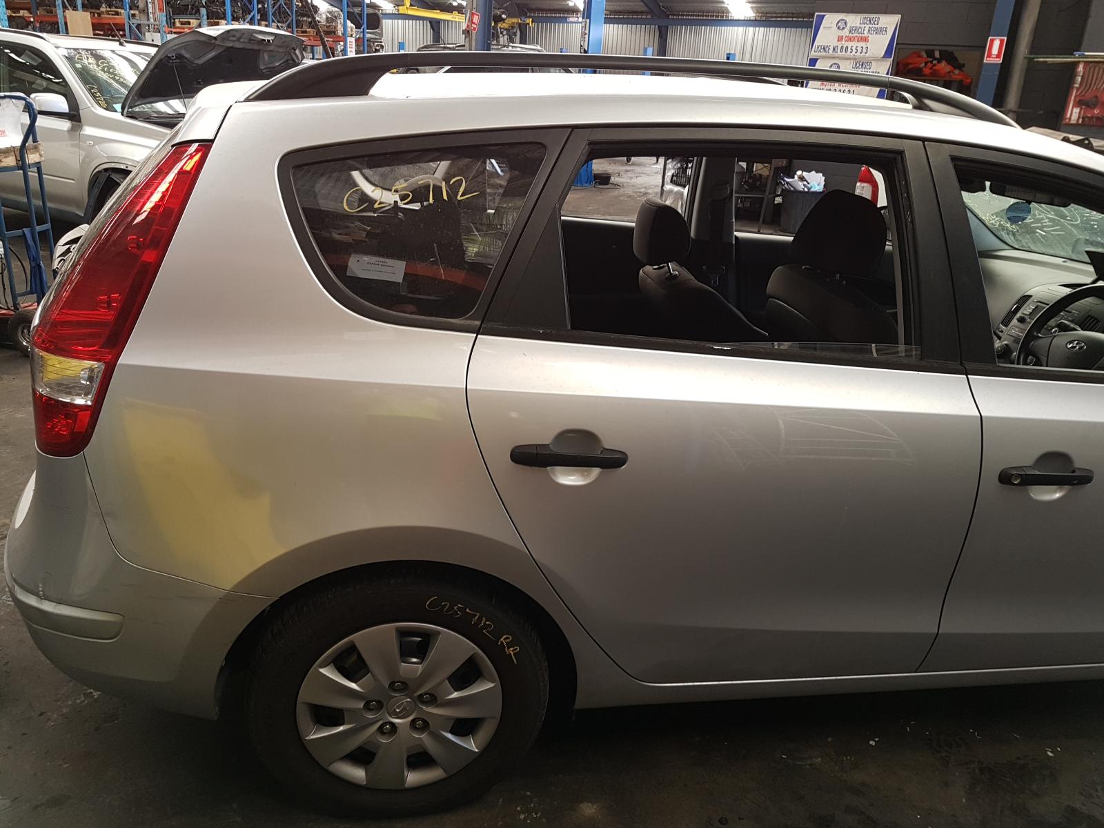 View Auto part Left Guard Liner Hyundai I30 2009