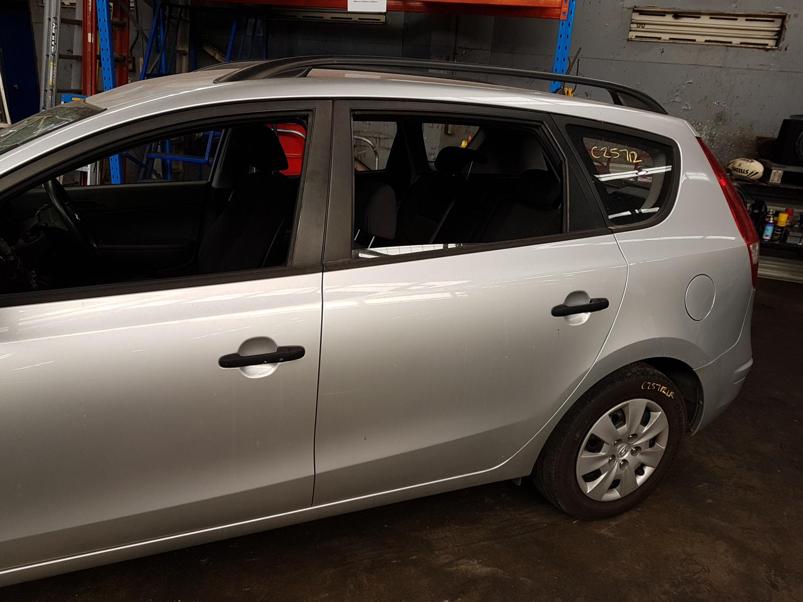 View Auto part Left Guard Liner Hyundai I30 2009
