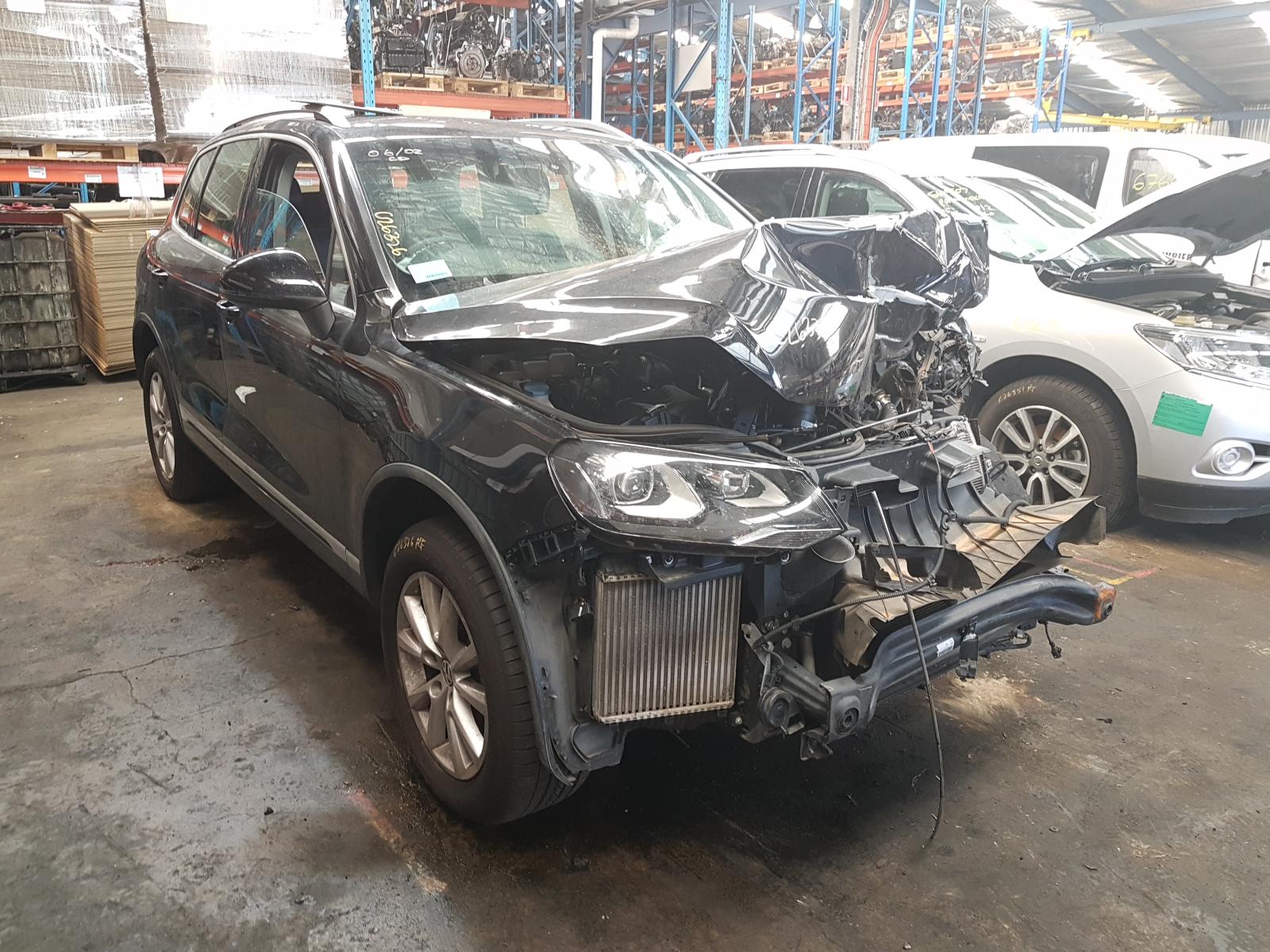 View Auto part null Volkswagen Touareg 2013