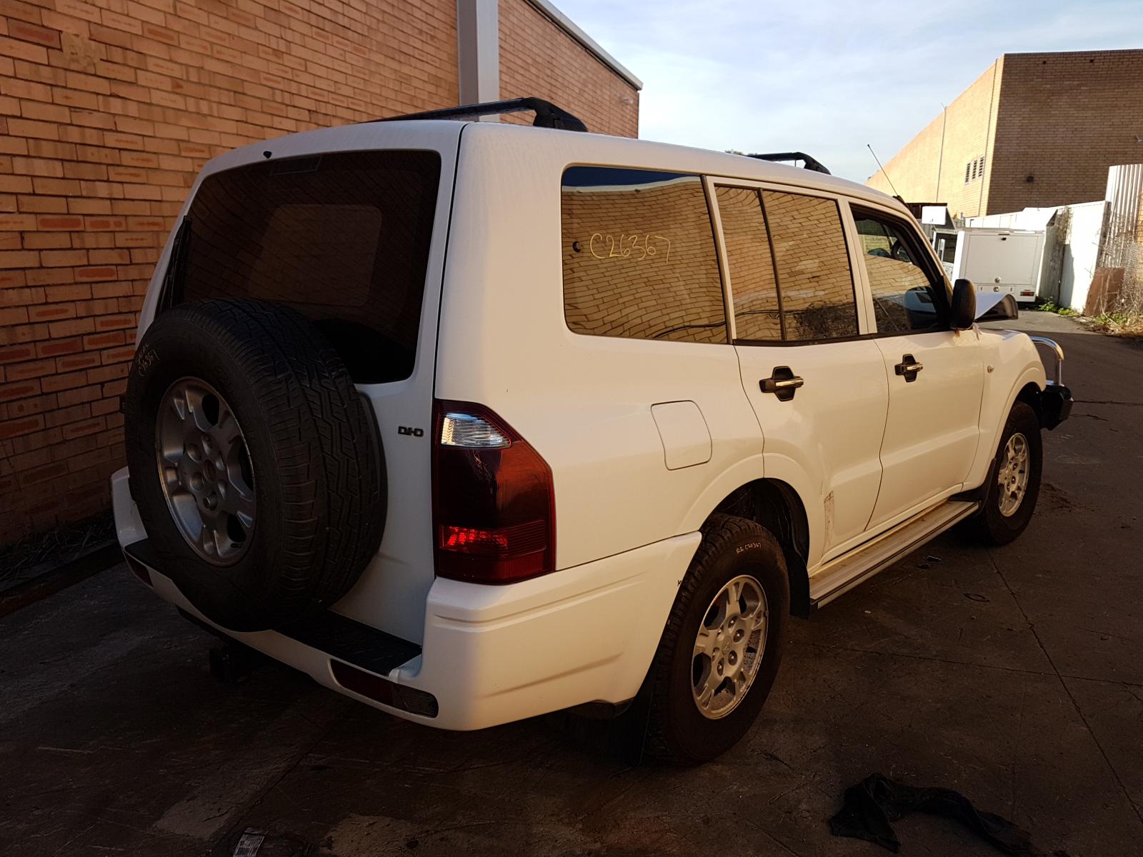 View Auto part Sunvisor Mitsubishi Pajero 2005