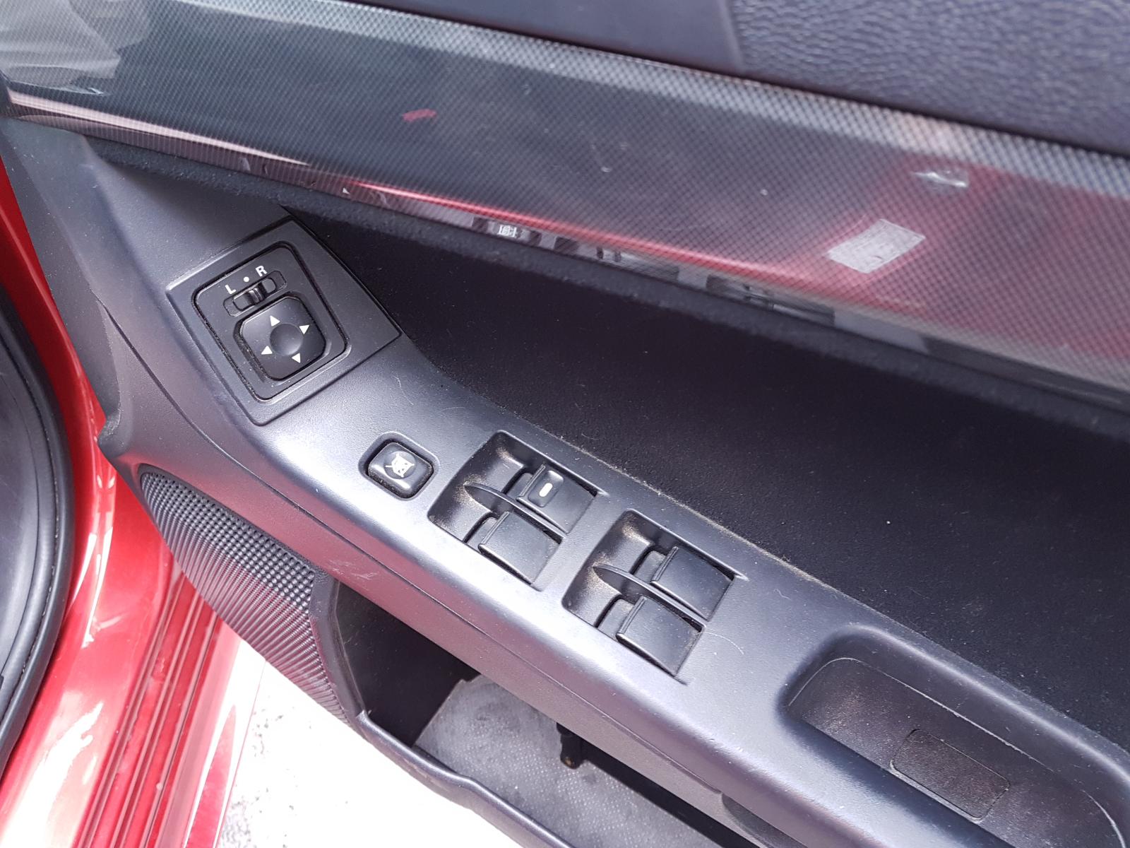 View Auto part Fuse Box Mitsubishi Lancer 2008