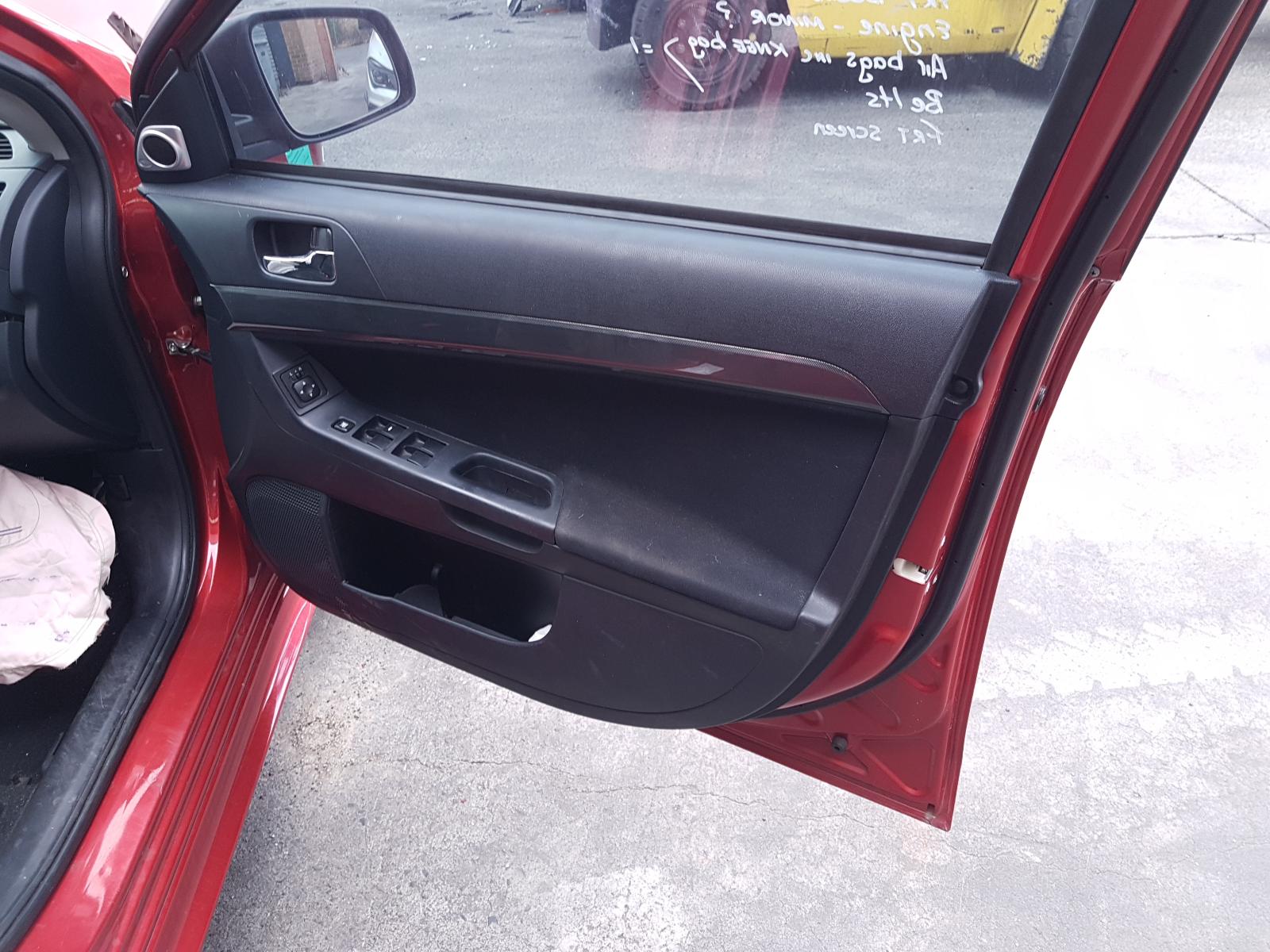 View Auto part Fuse Box Mitsubishi Lancer 2008