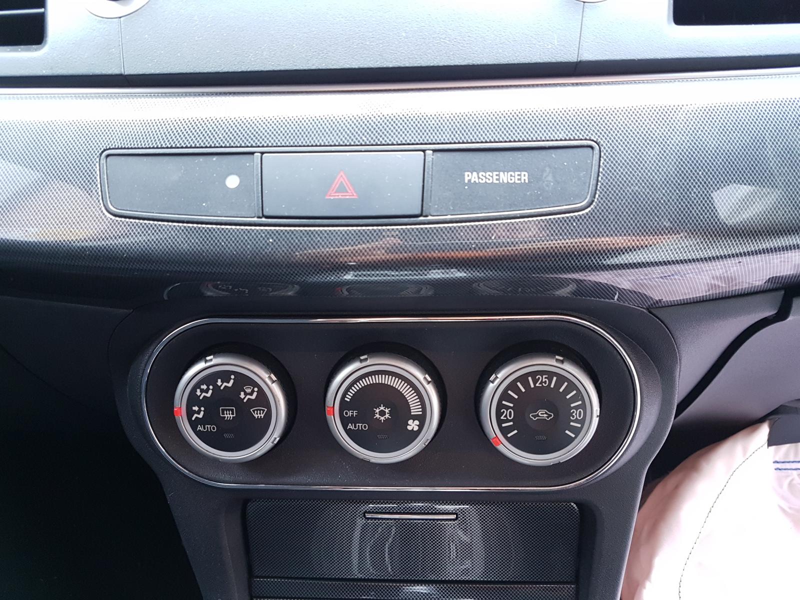 View Auto part Fuse Box Mitsubishi Lancer 2008