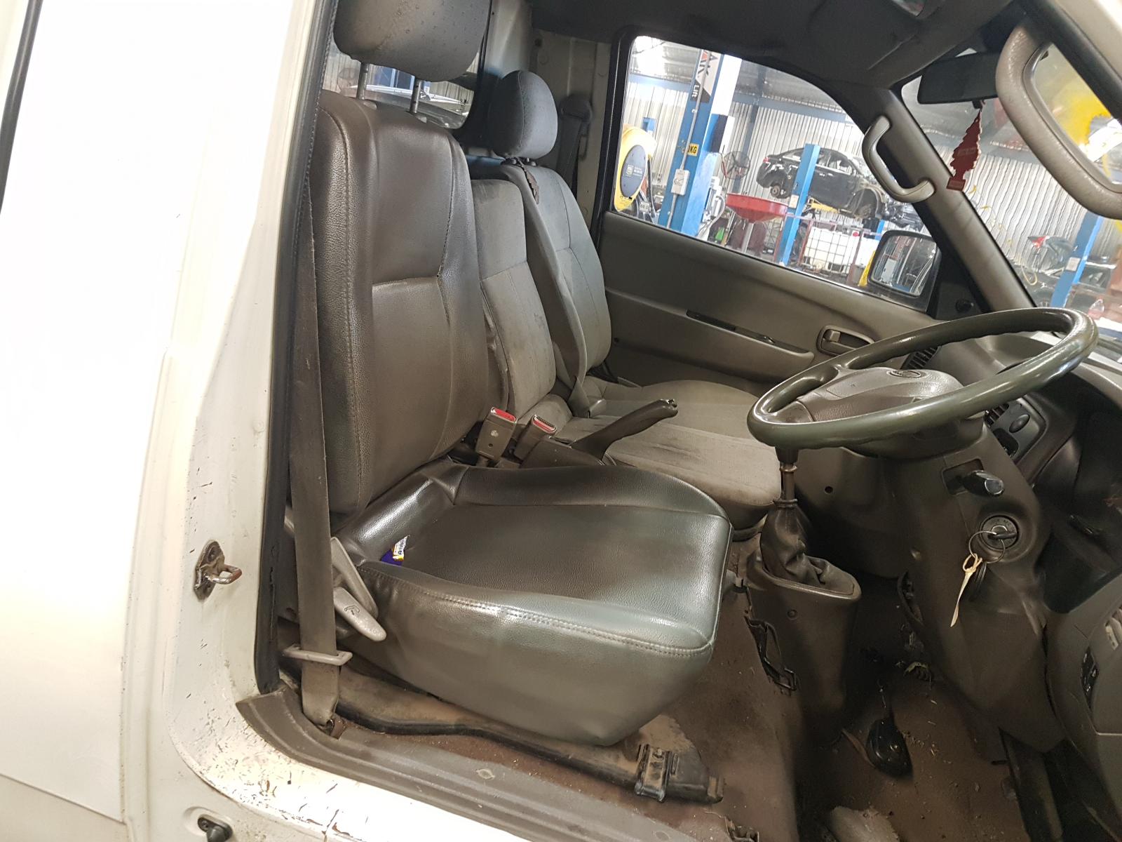 View Auto part Steering Pump Kia Pregio 2005