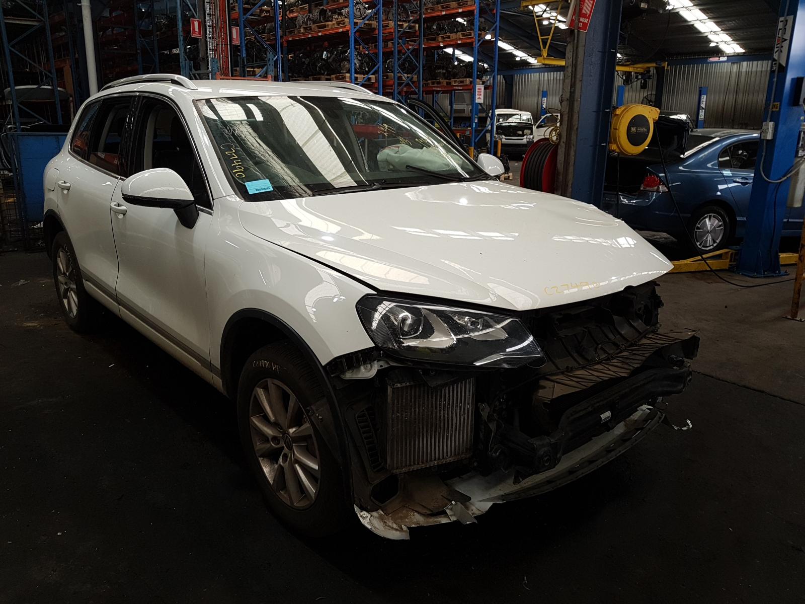 View Auto part null Volkswagen Touareg 2013