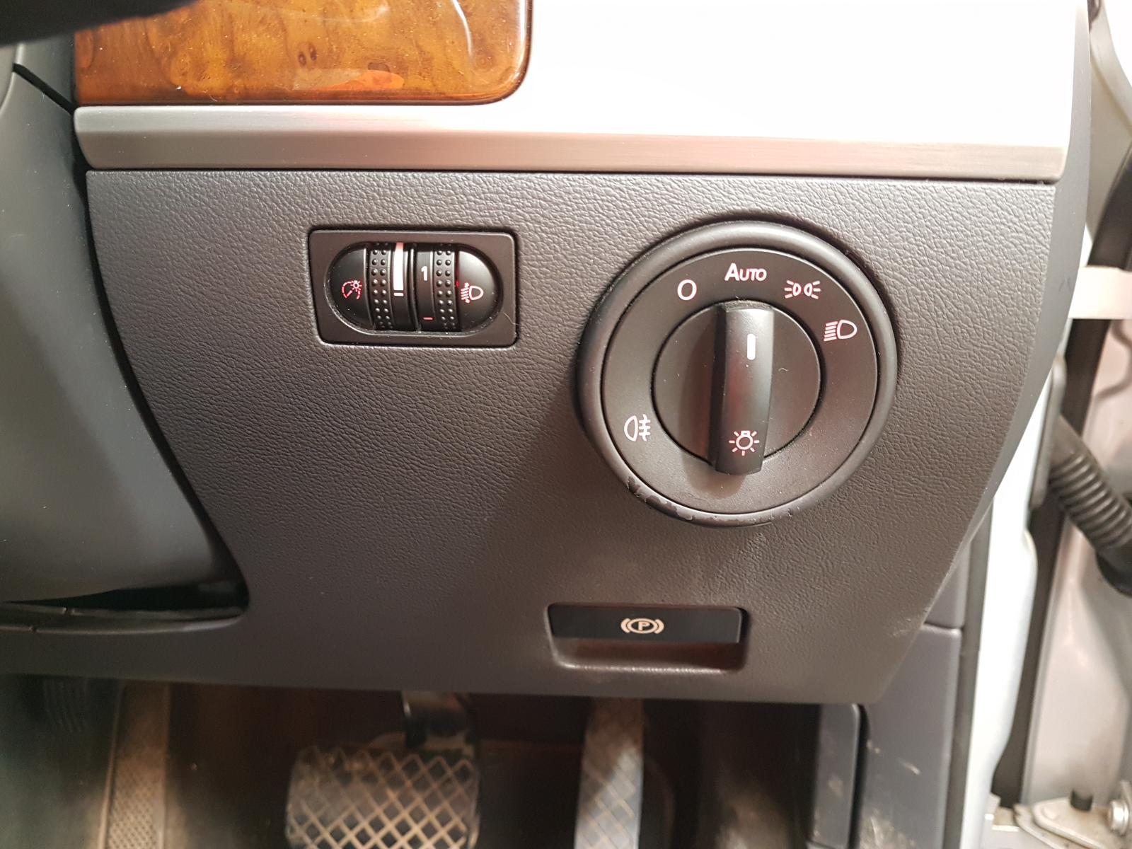 View Auto part Radiator Volkswagen Touareg 2008